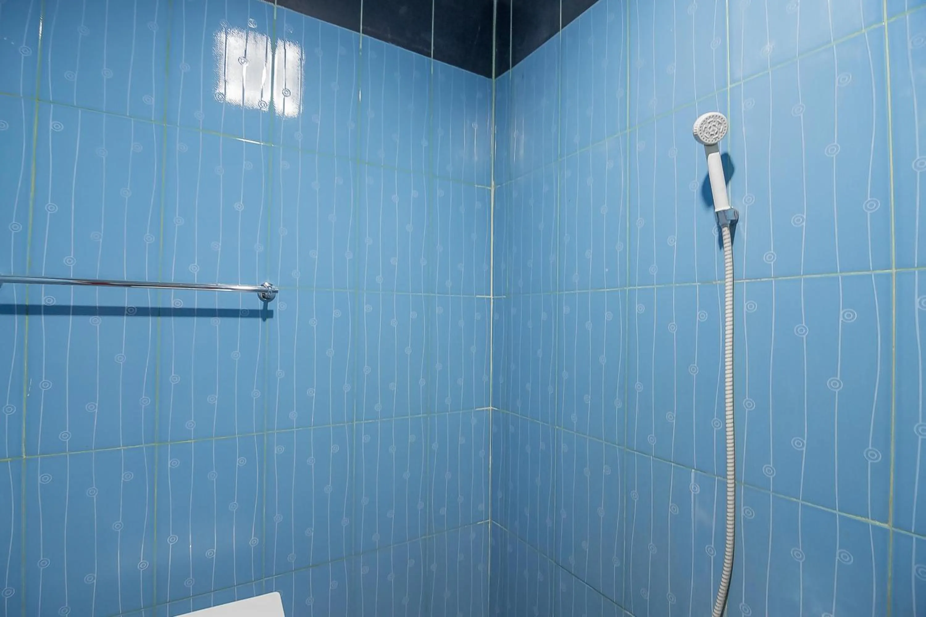 Bathroom in RedDoorz @ Batam Center 2