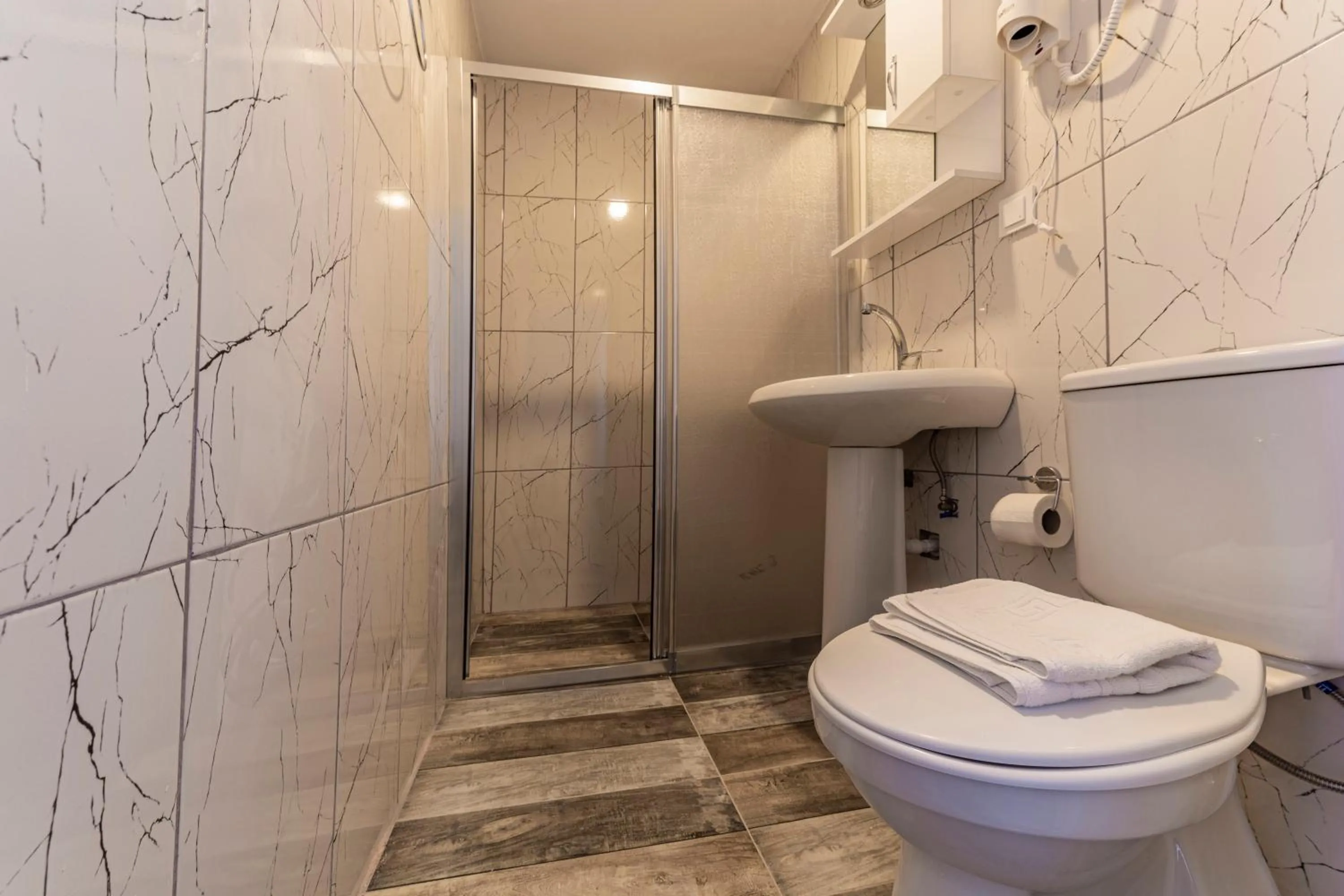 Shower in TEMA LARA APART