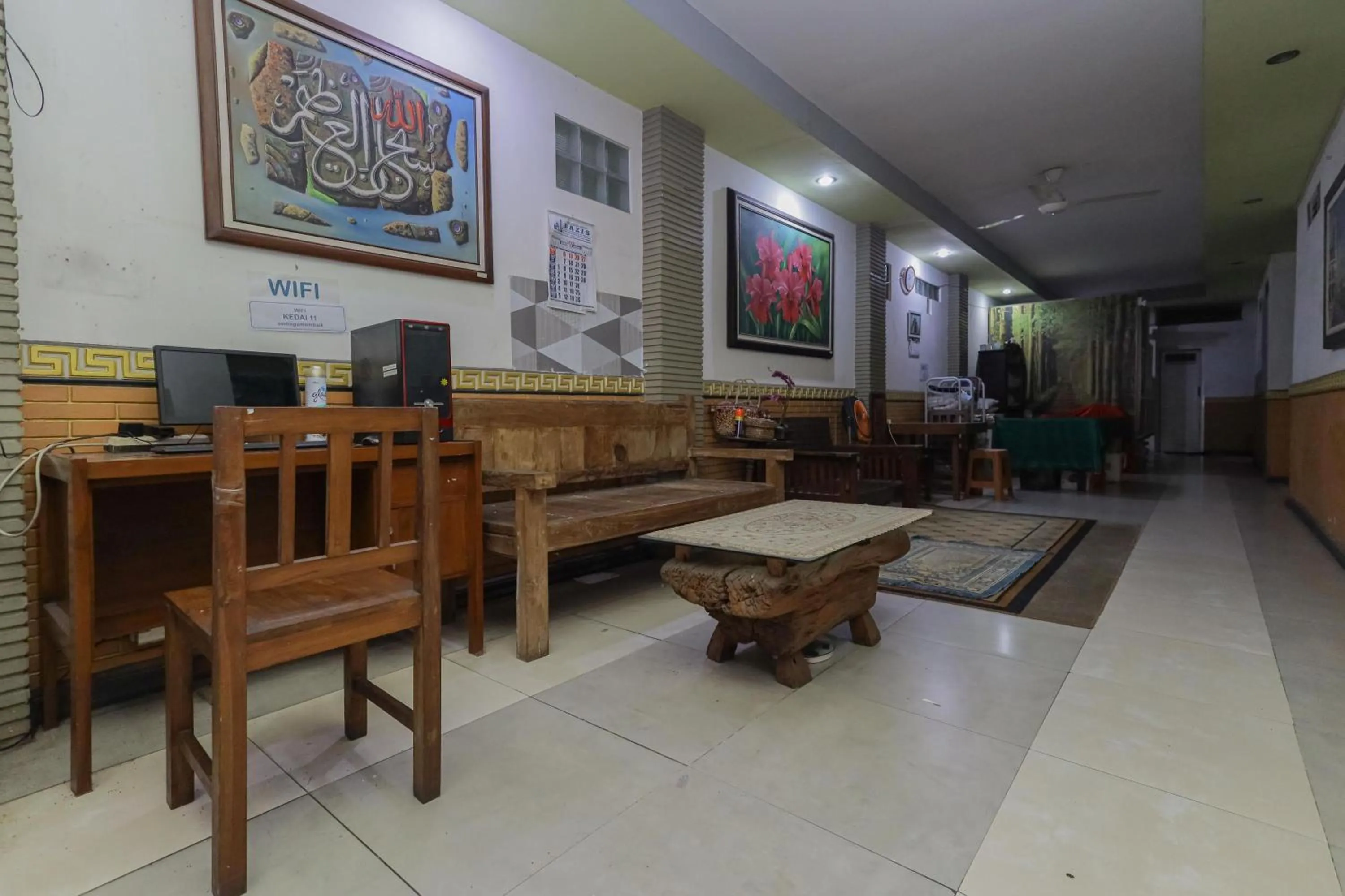 Living room in RedDoorz near Stasiun Malang Kota Lama 2