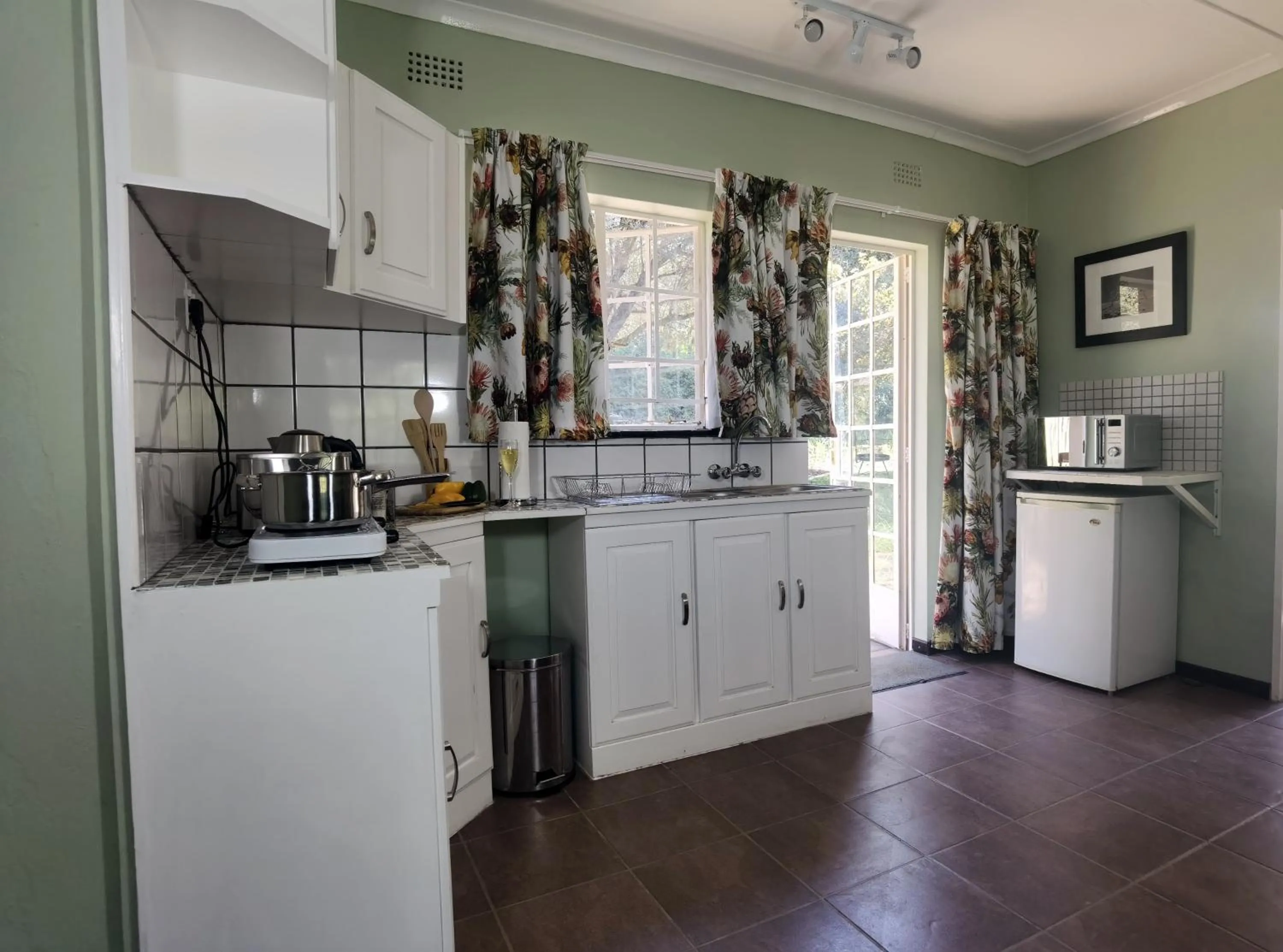 Coffee/tea facilities in Random Harvest Country Cottages