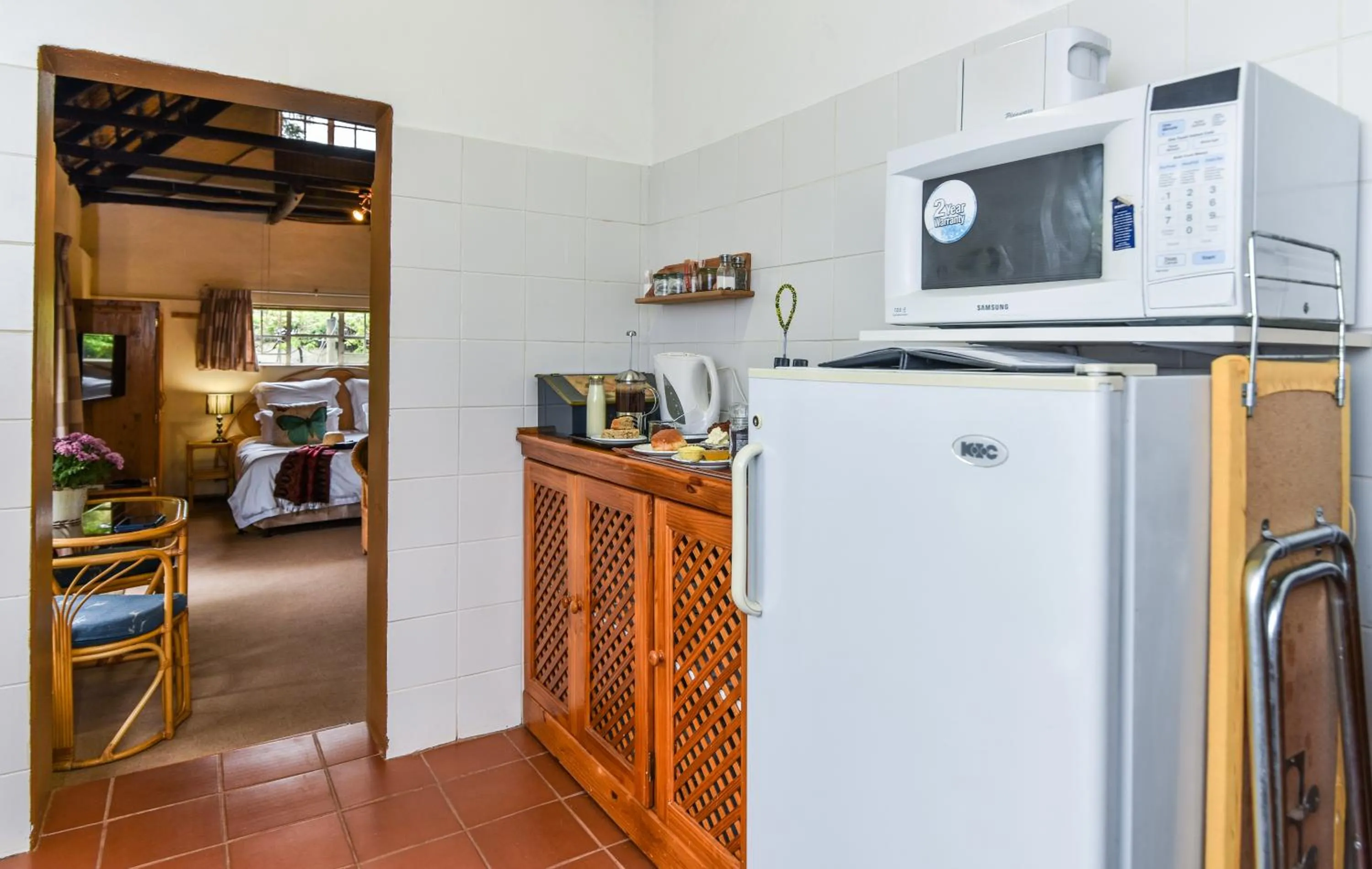 Kitchen or kitchenette in Random Harvest Country Cottages