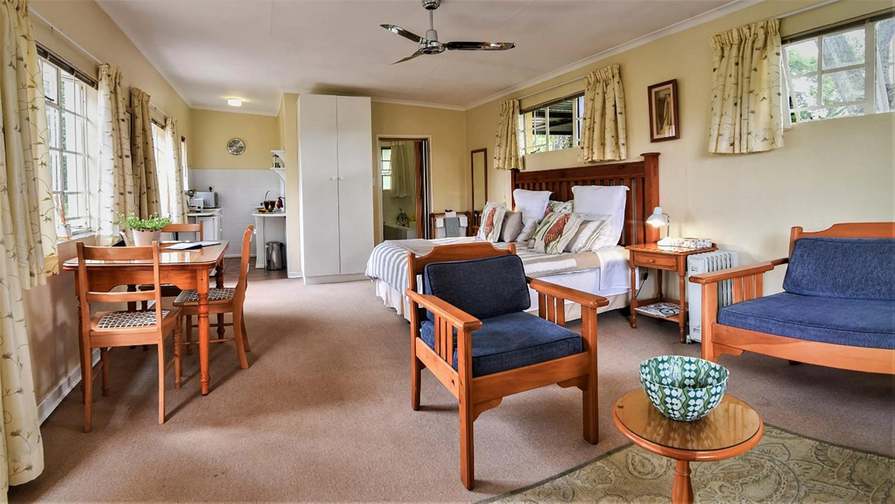 Seating area in Random Harvest Country Cottages