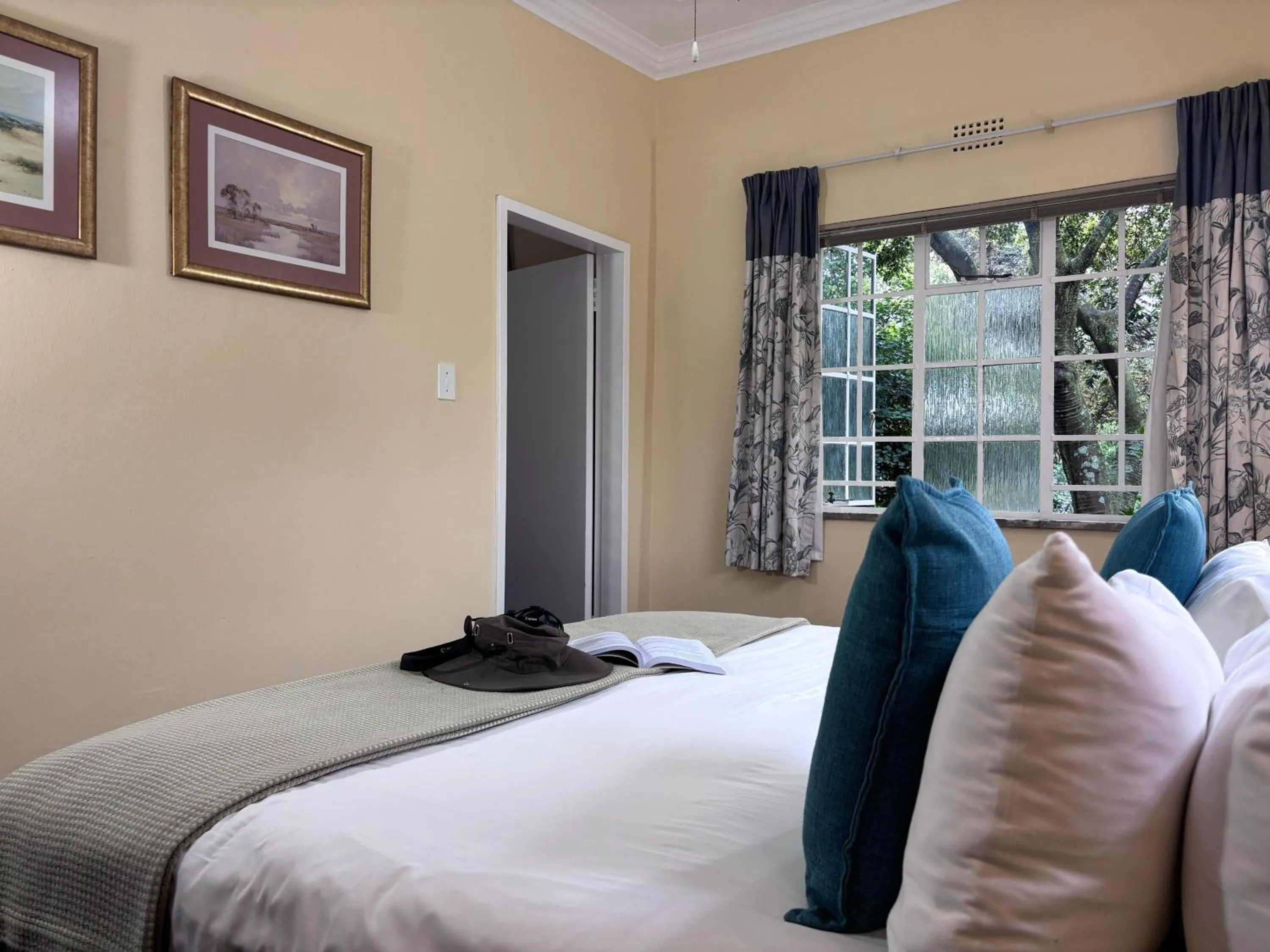 Bed in Random Harvest Country Cottages