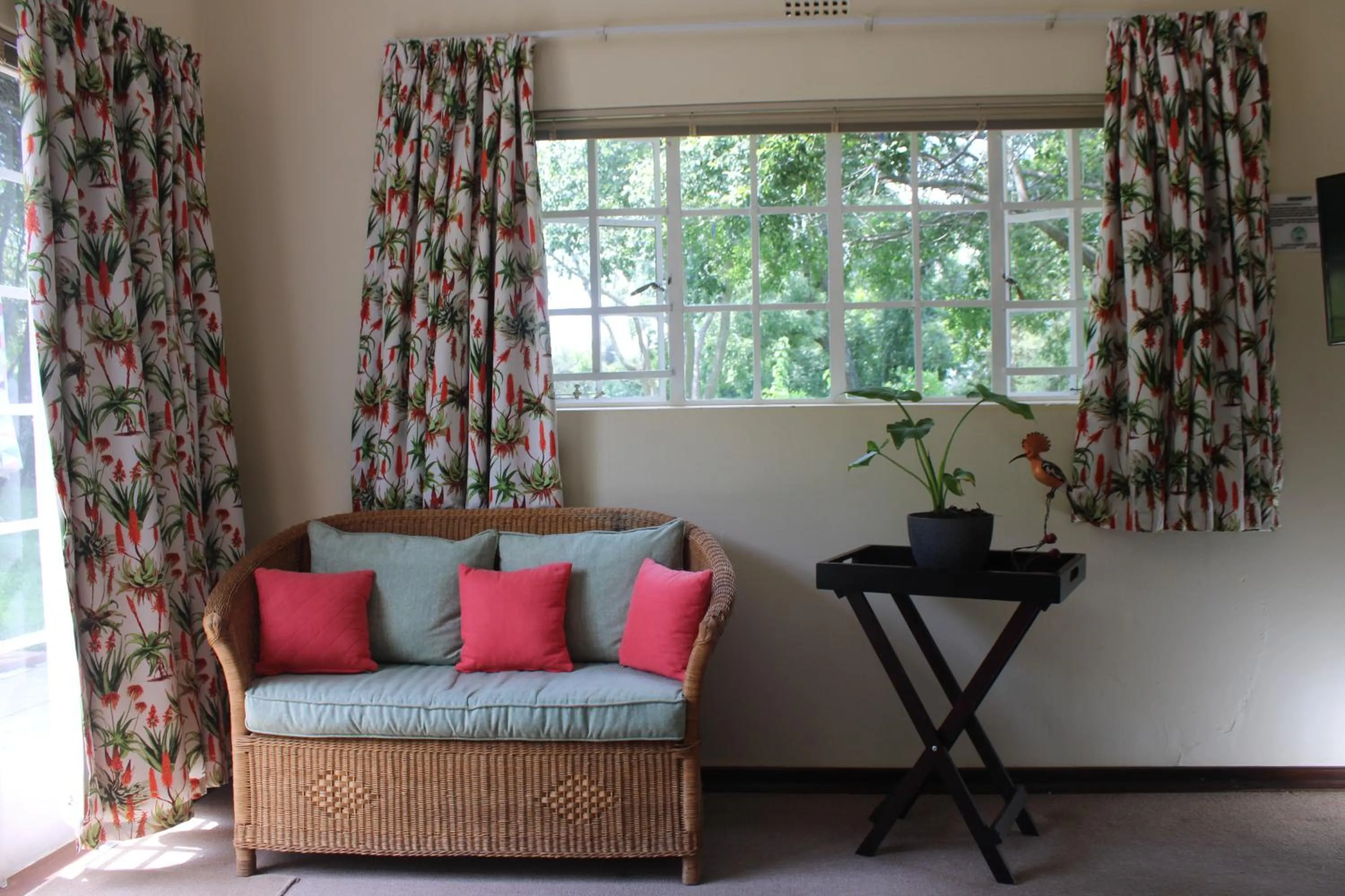 Seating area in Random Harvest Country Cottages