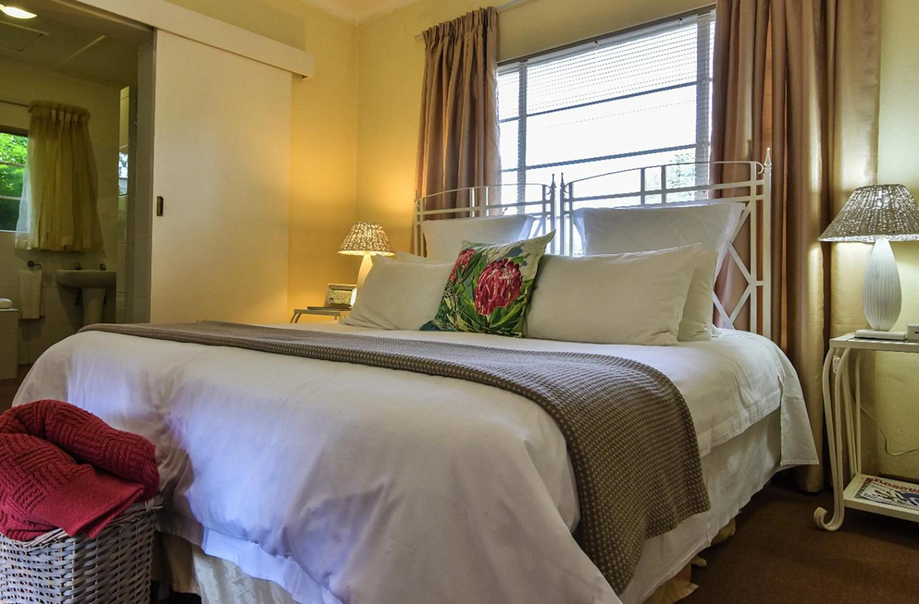 Bed in Random Harvest Country Cottages