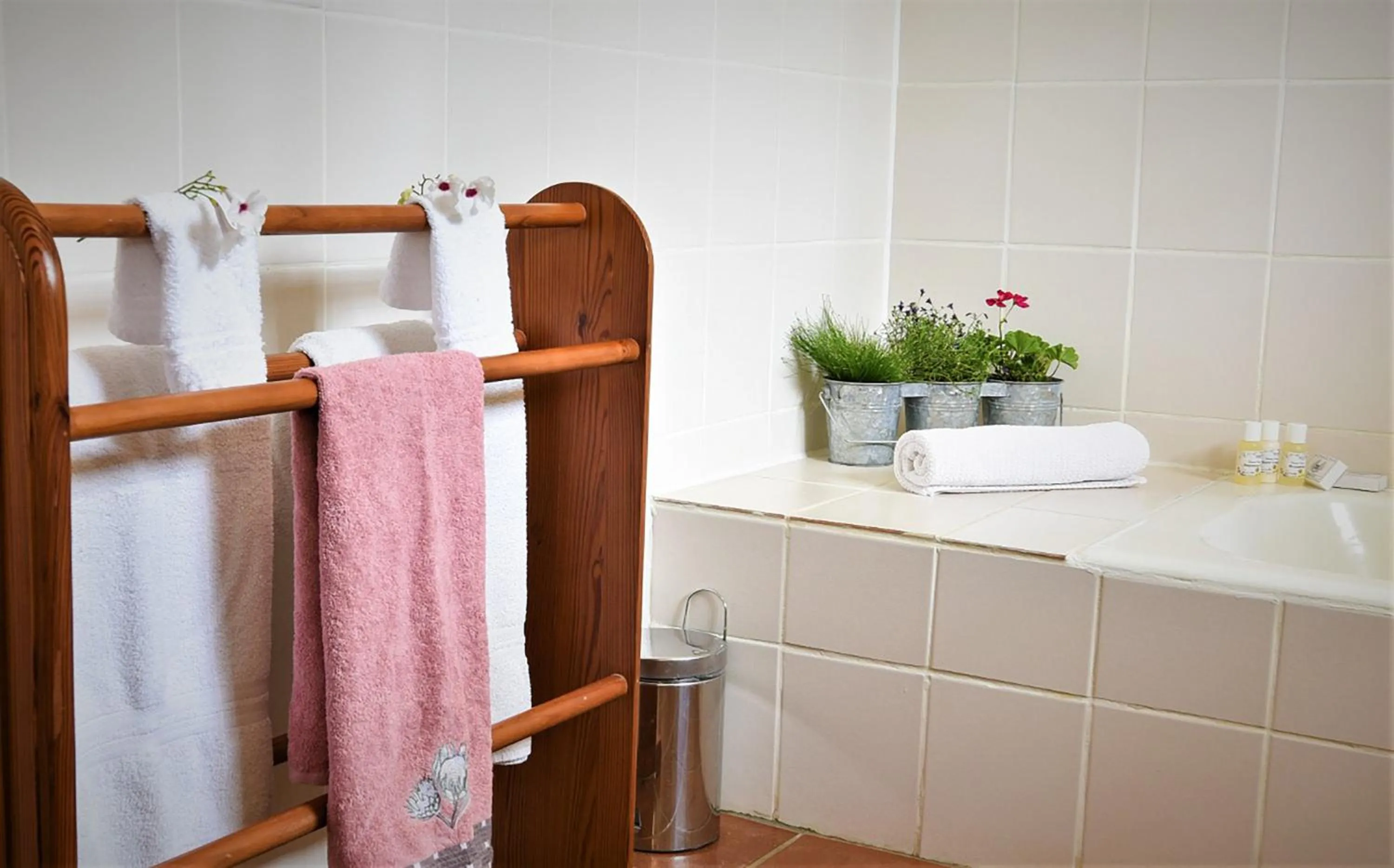 Bathroom in Random Harvest Country Cottages