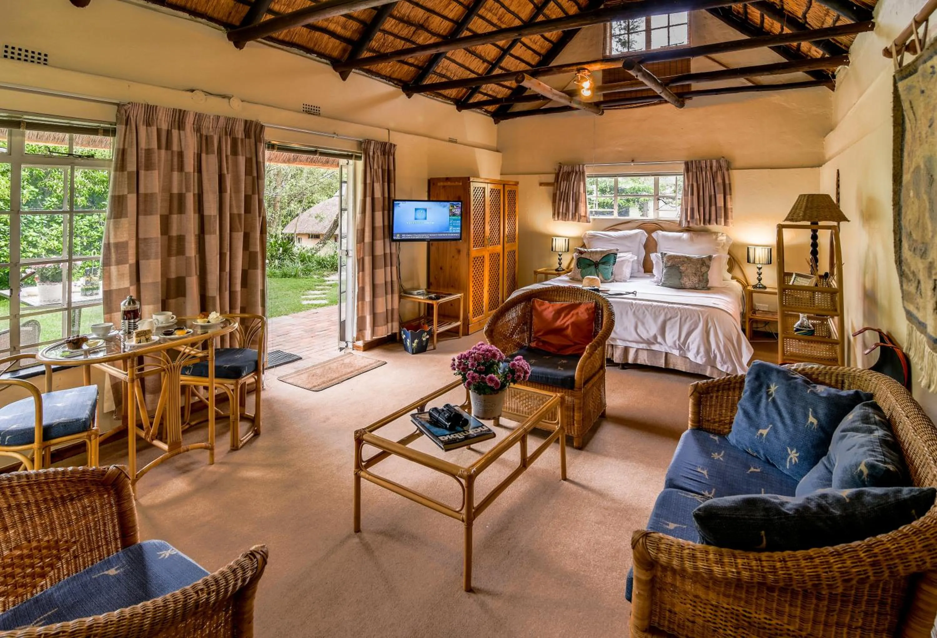 Photo of the whole room, Bed in Random Harvest Country Cottages