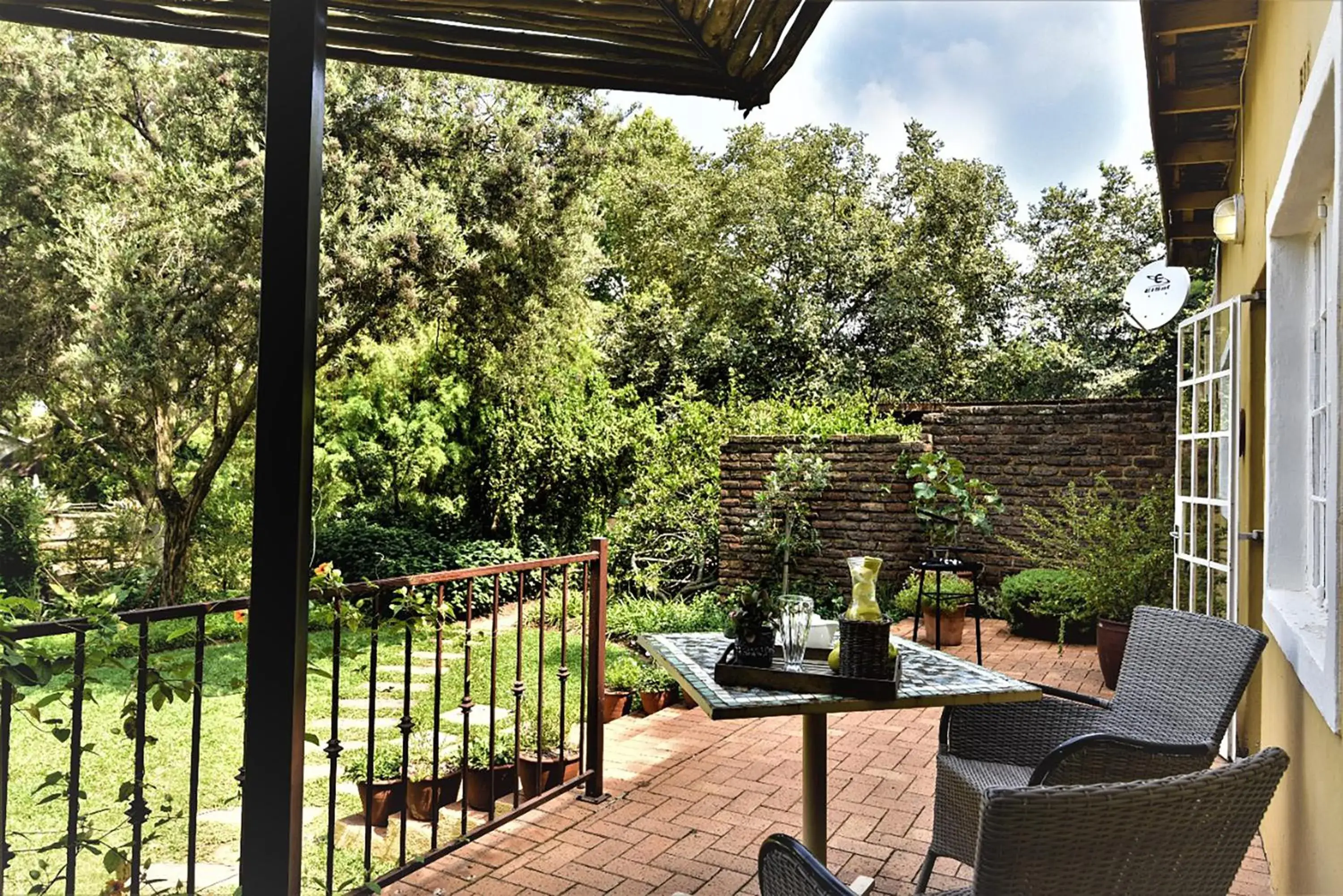 Deluxe Double Room with Garden View in Random Harvest Country Cottages Deluxe Double Room with Garden View in Random Harvest Country Cottages