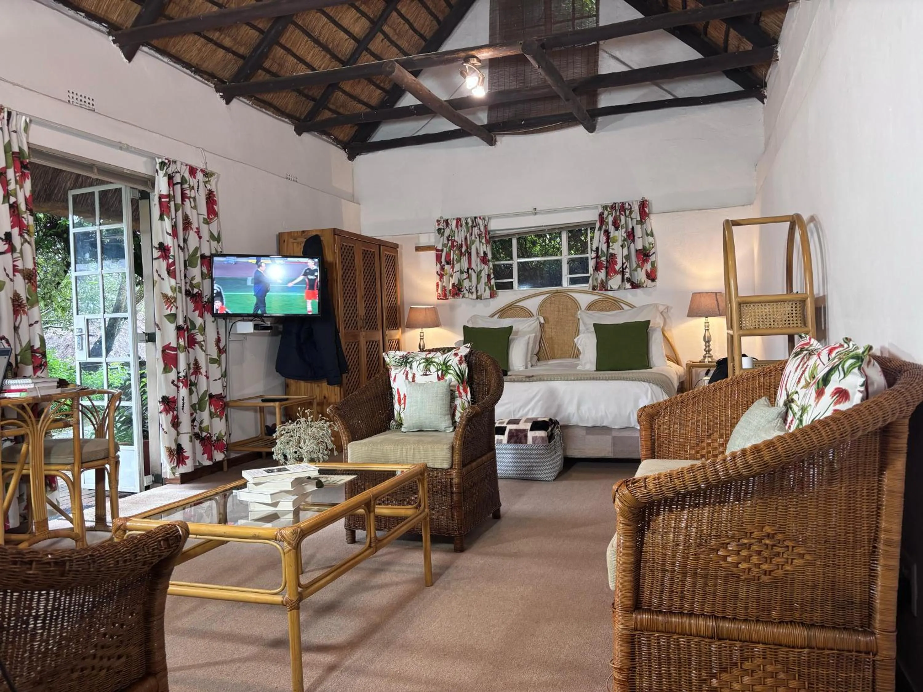 Photo of the whole room in Random Harvest Country Cottages