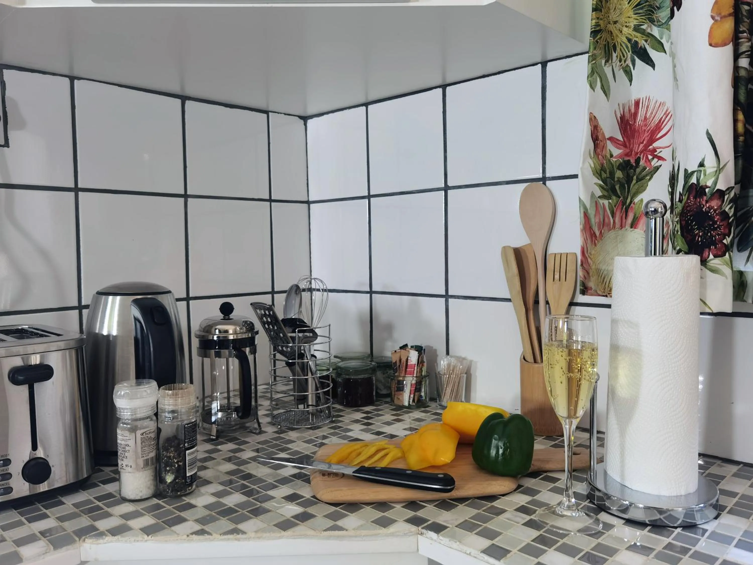 Coffee/tea facilities in Random Harvest Country Cottages