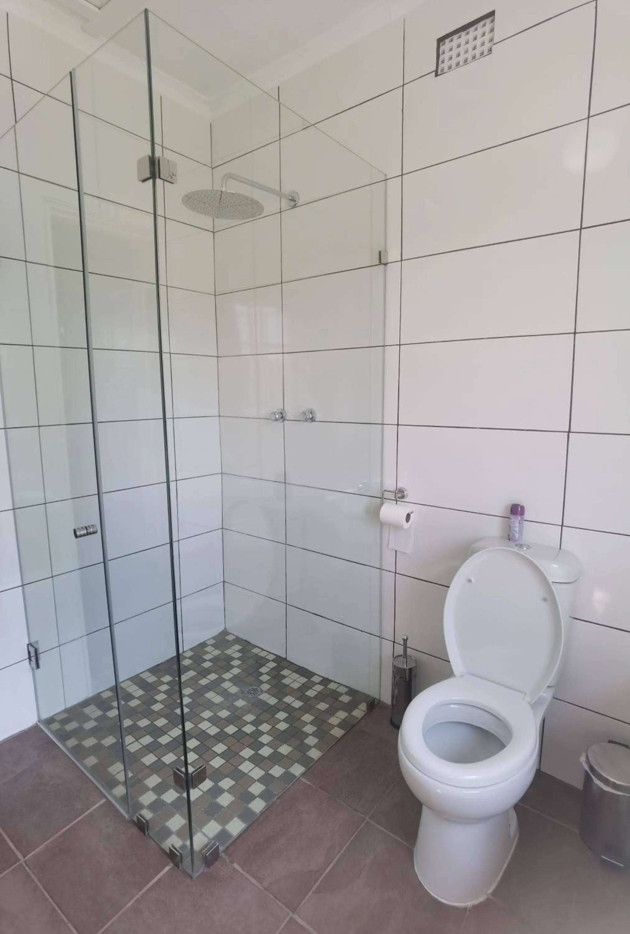 Shower in Random Harvest Country Cottages