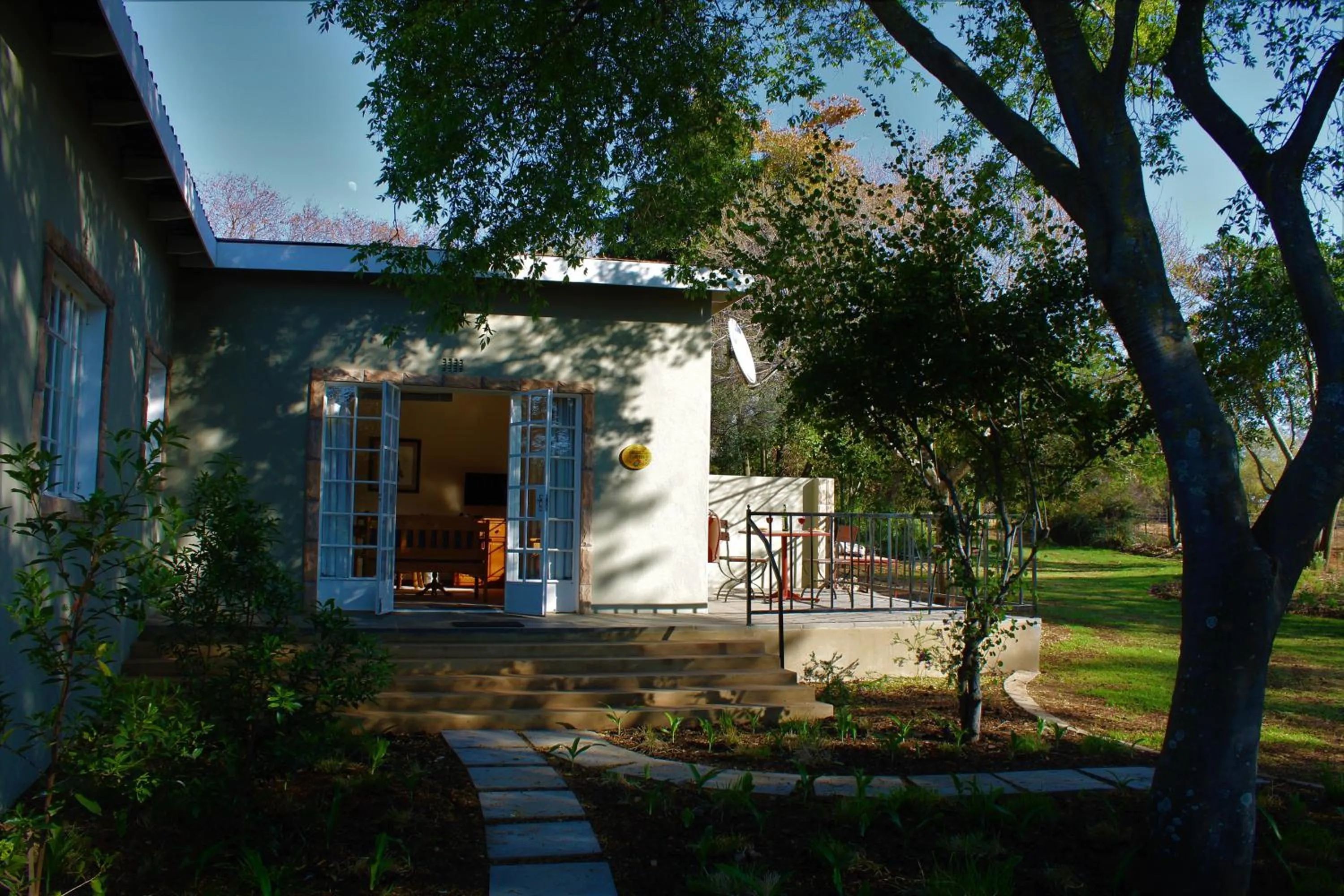 Garden in Random Harvest Country Cottages