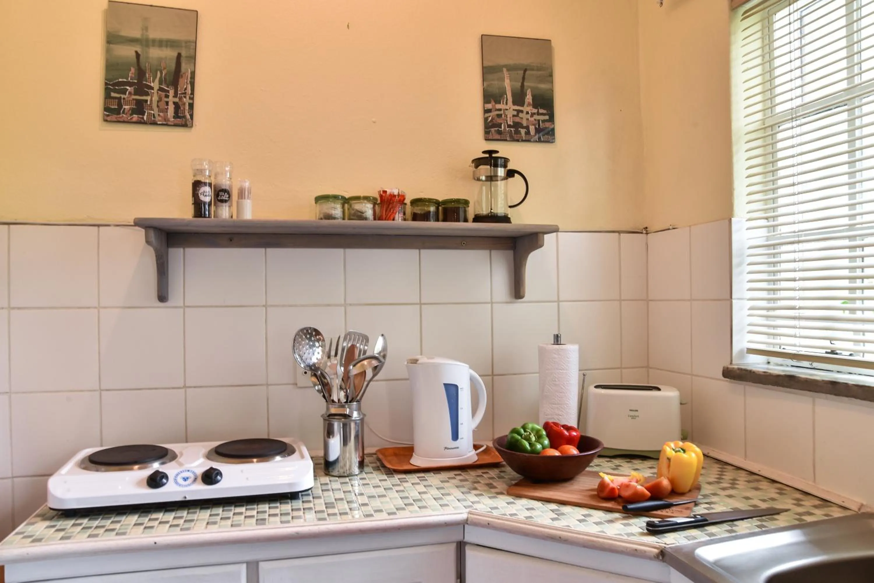 Kitchen or kitchenette in Random Harvest Country Cottages