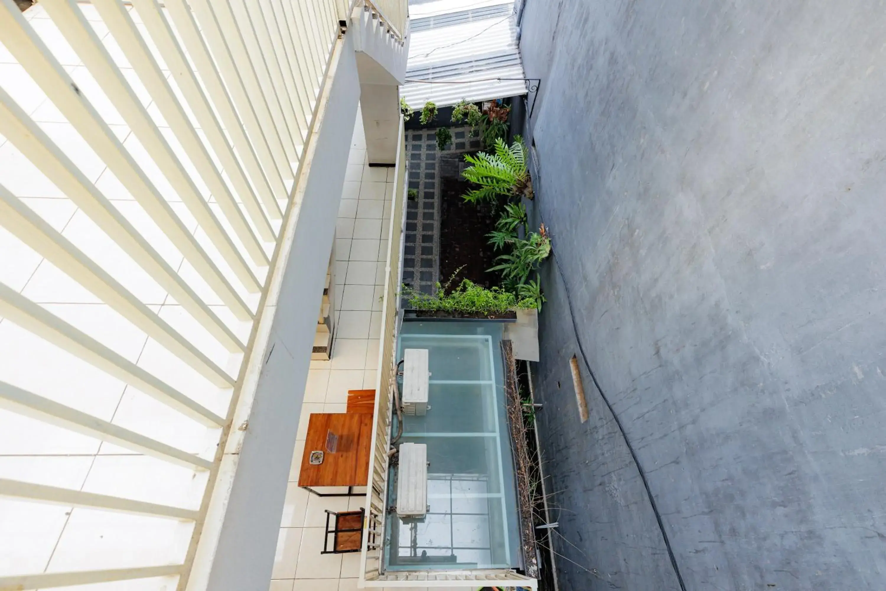 Property building in RedDoorz Plus near Malang Town Square Property building in RedDoorz Plus near Malang Town Square