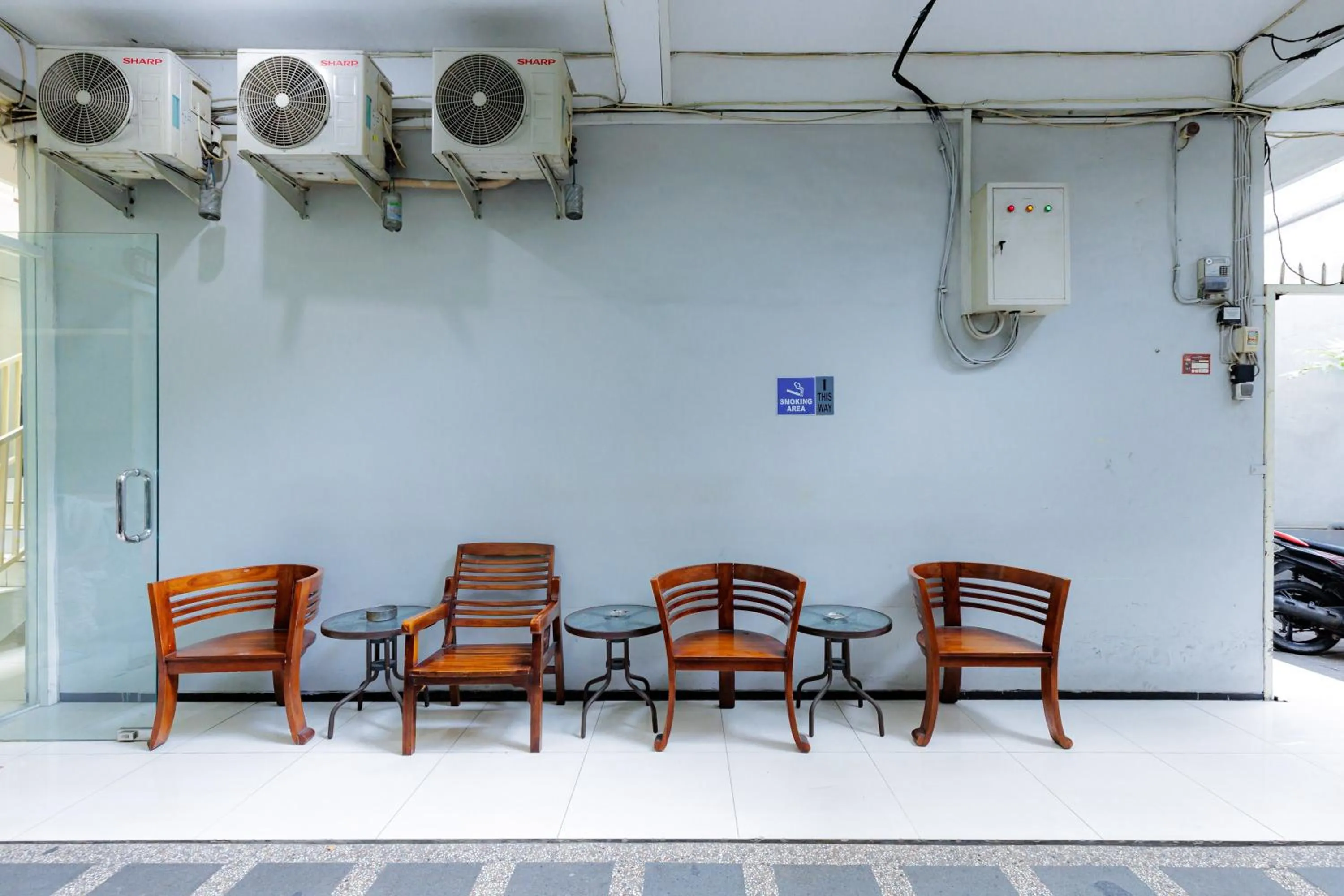 Seating area in RedDoorz Plus near Malang Town Square