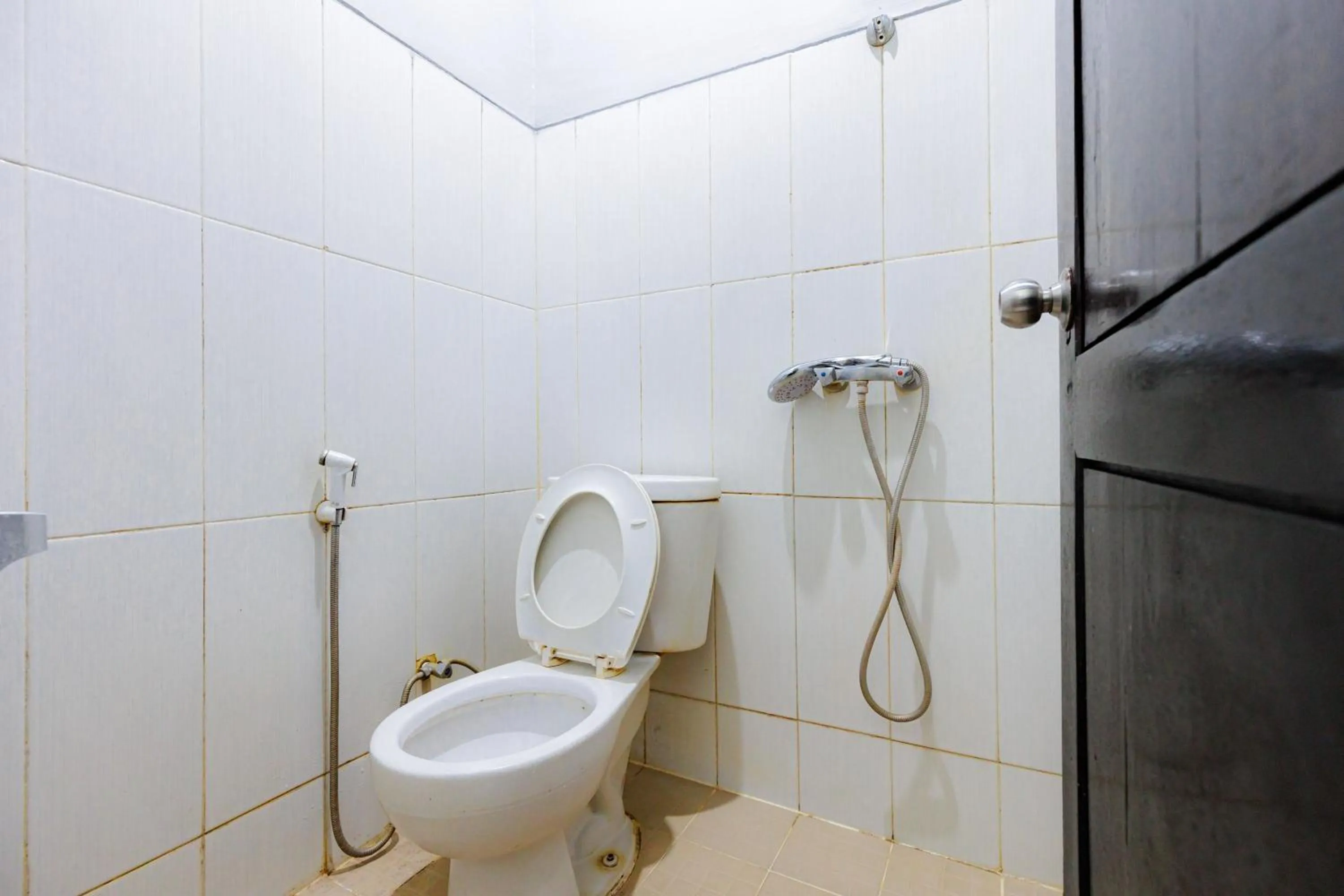 Bathroom in RedDoorz Plus near Malang Town Square