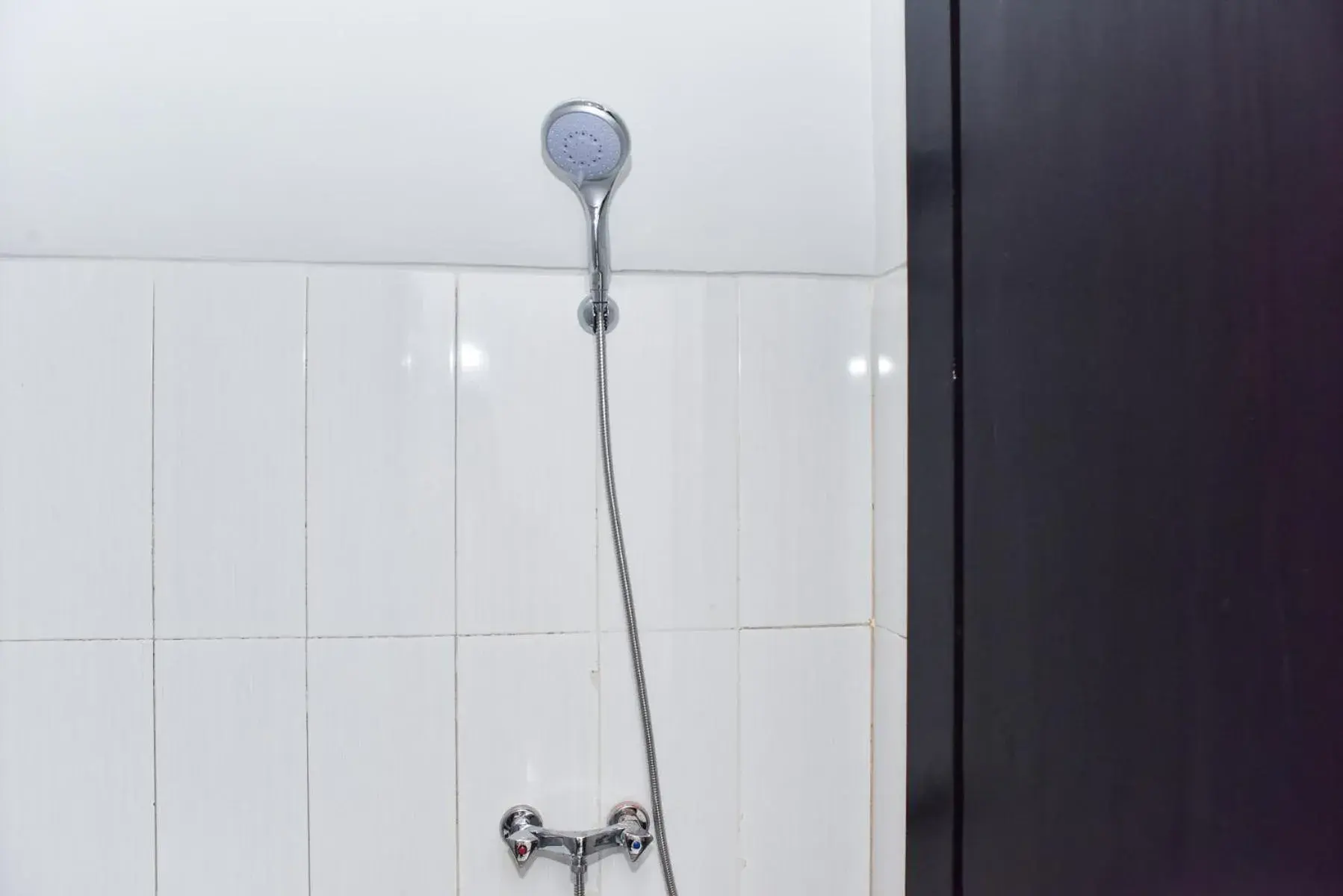 Shower in RedDoorz Plus near Malang Town Square Shower in RedDoorz Plus near Malang Town Square