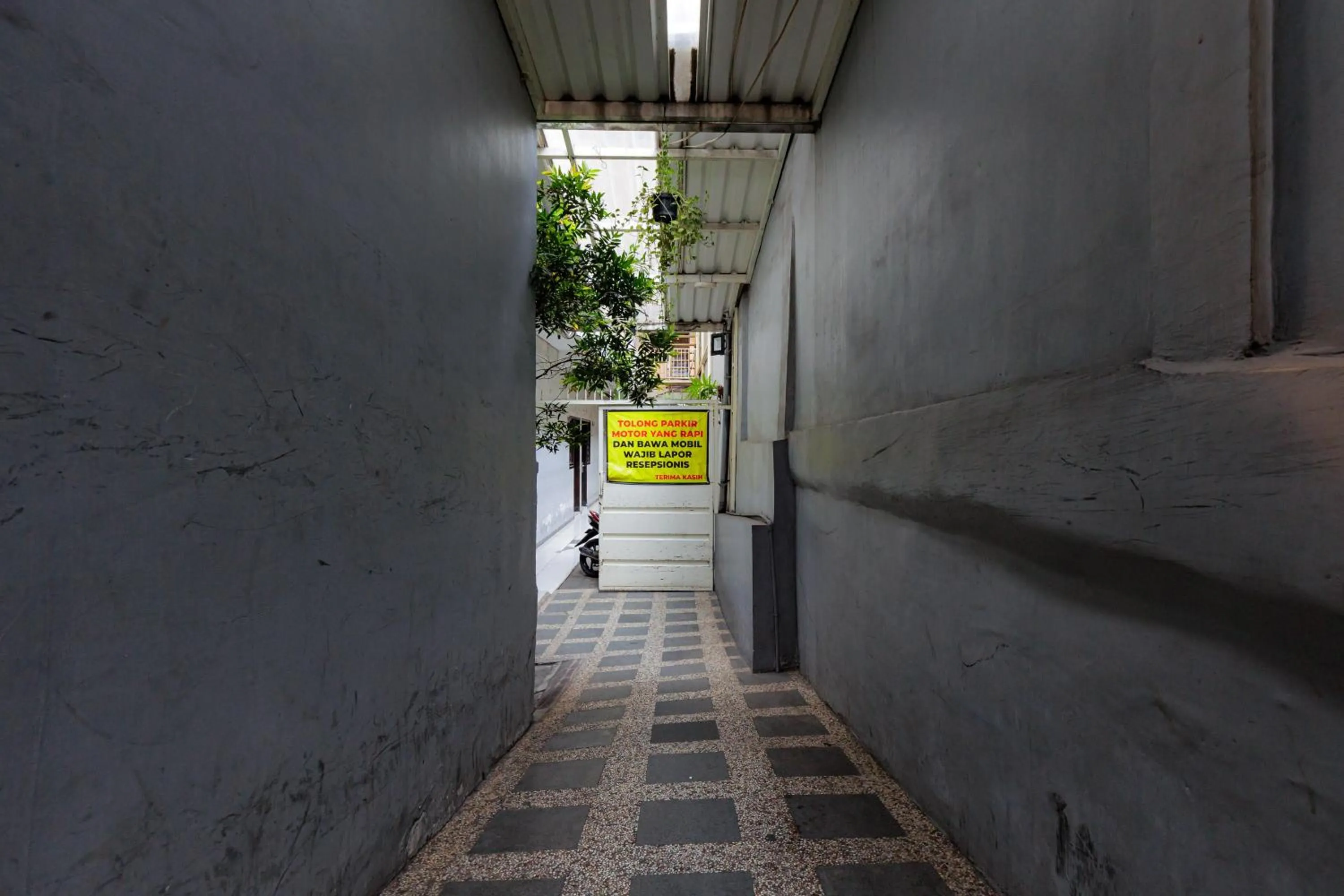 Property building in RedDoorz Plus near Malang Town Square