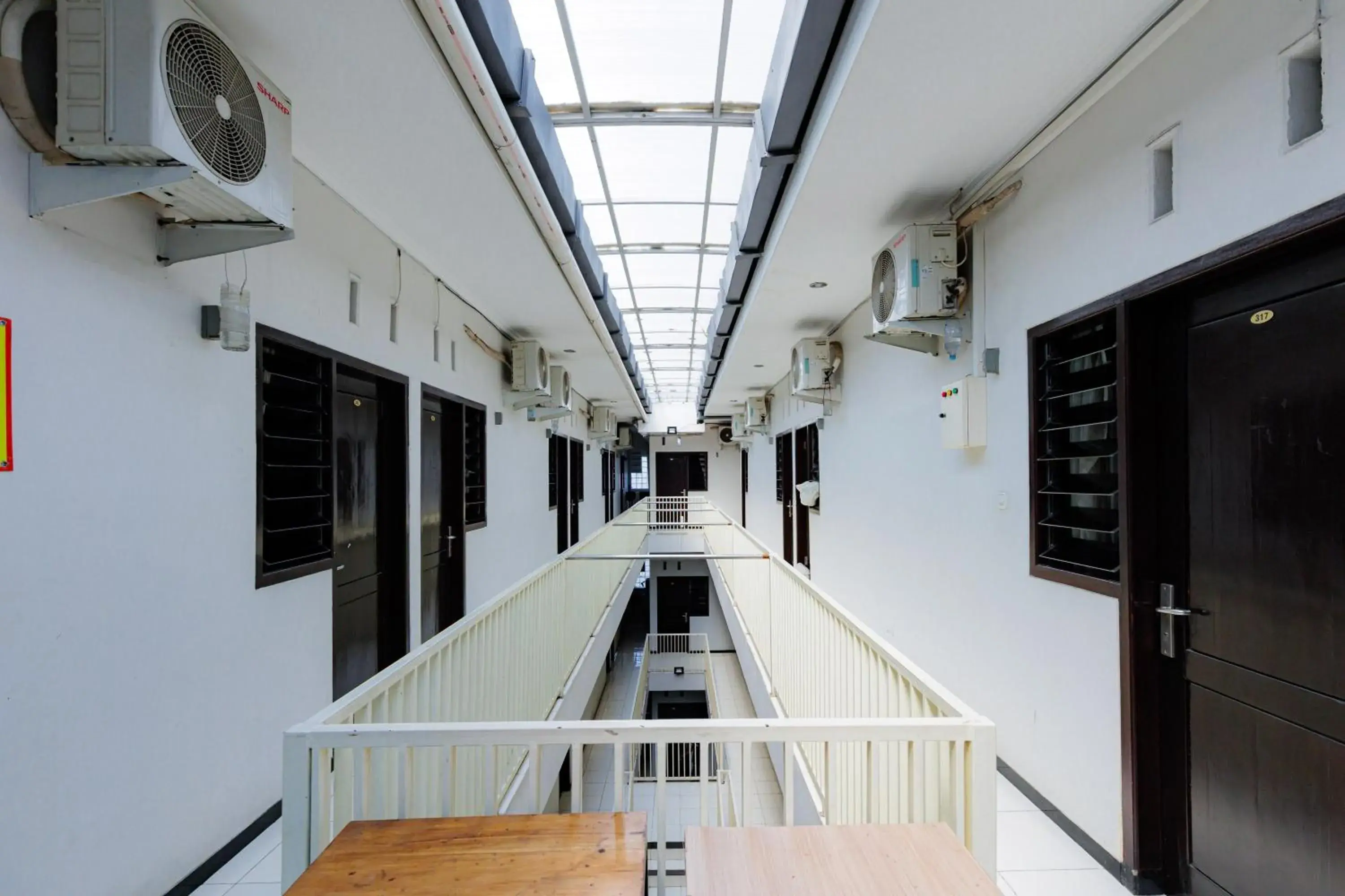 Property building in RedDoorz Plus near Malang Town Square Property building in RedDoorz Plus near Malang Town Square