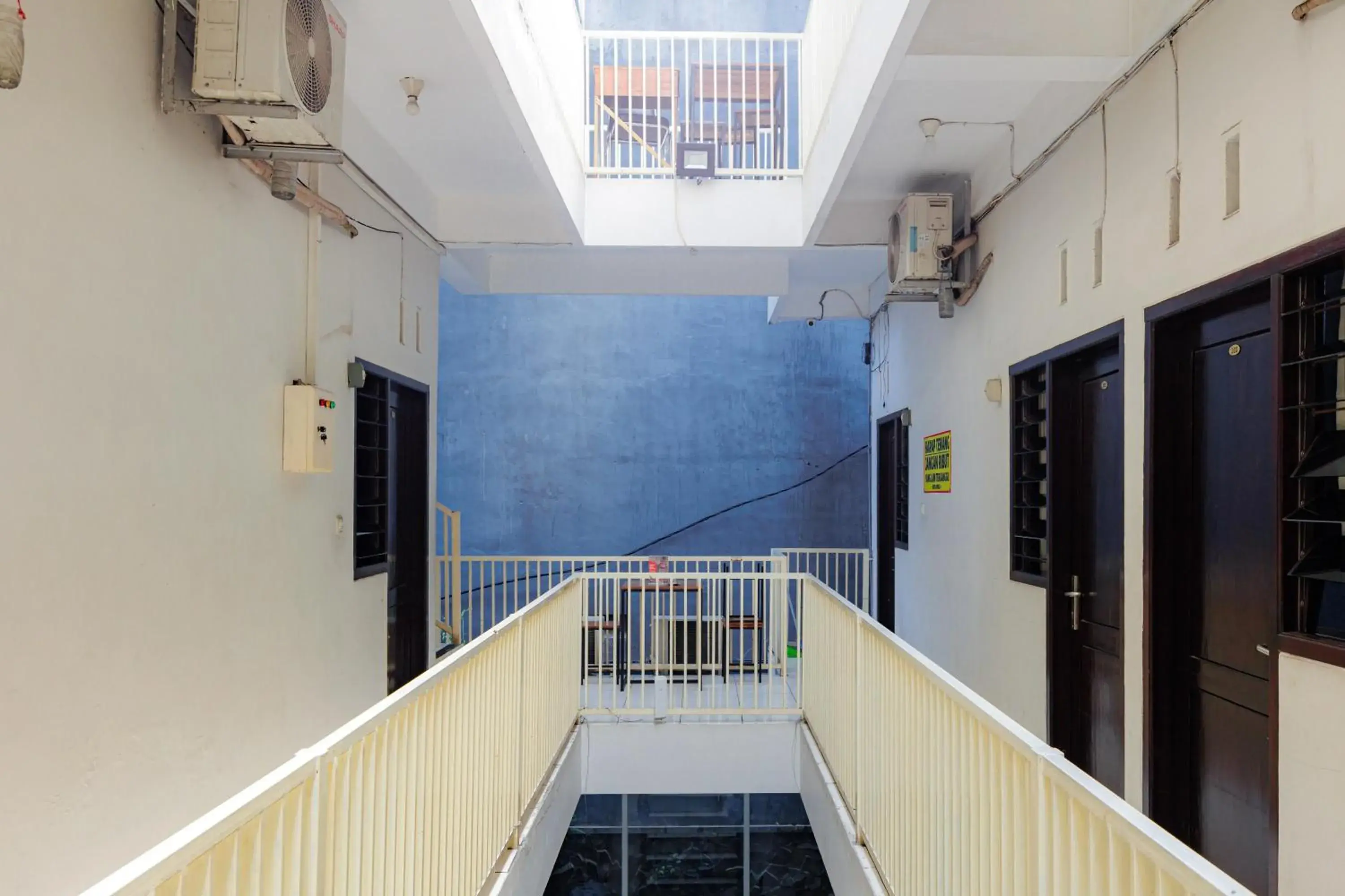 Property building in RedDoorz Plus near Malang Town Square Property building in RedDoorz Plus near Malang Town Square