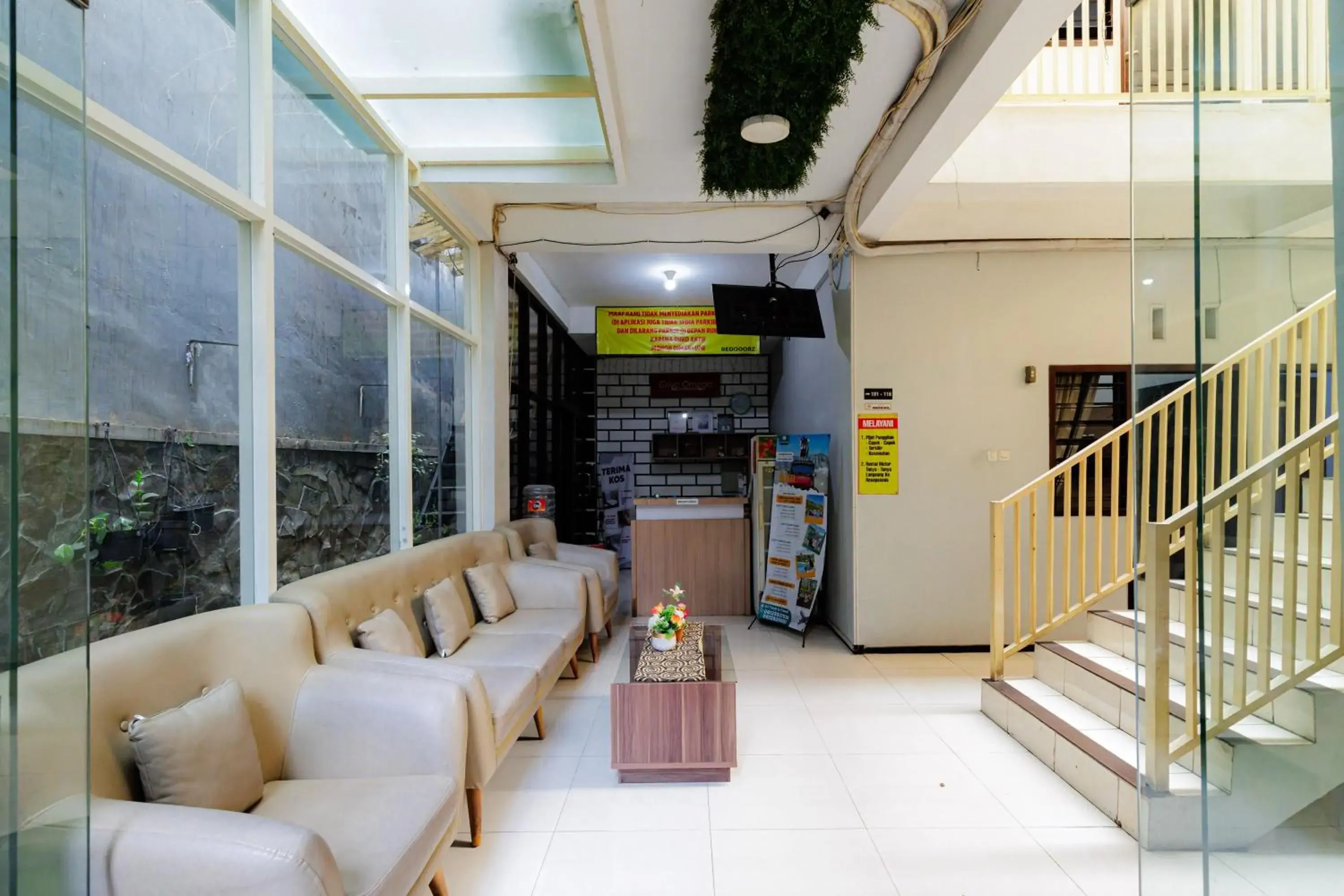Lobby or reception in RedDoorz Plus near Malang Town Square Lobby or reception in RedDoorz Plus near Malang Town Square