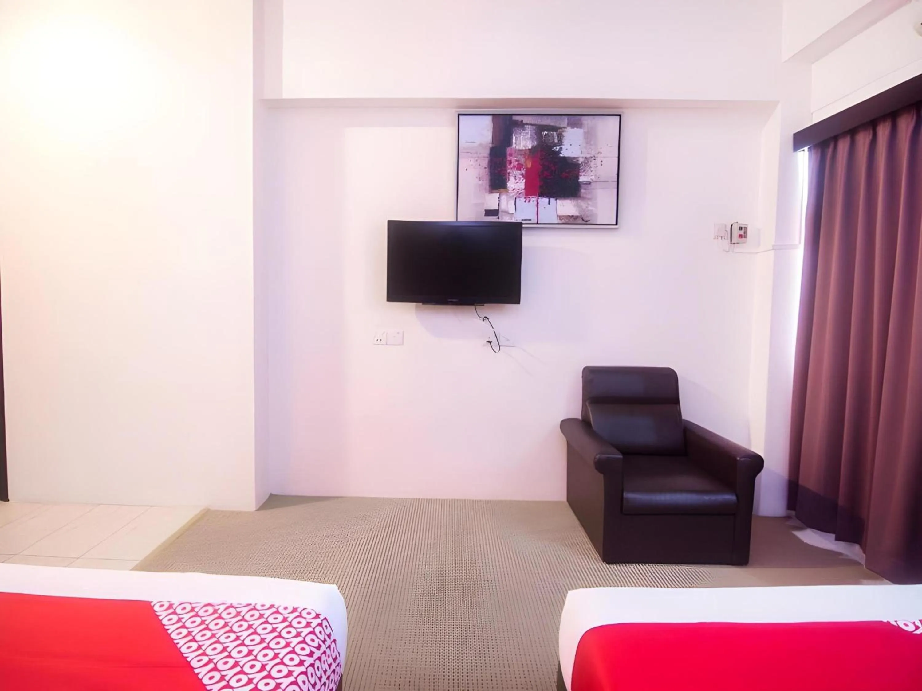 Photo of the whole room, Bed in Hotel O Hua Kuok Inn