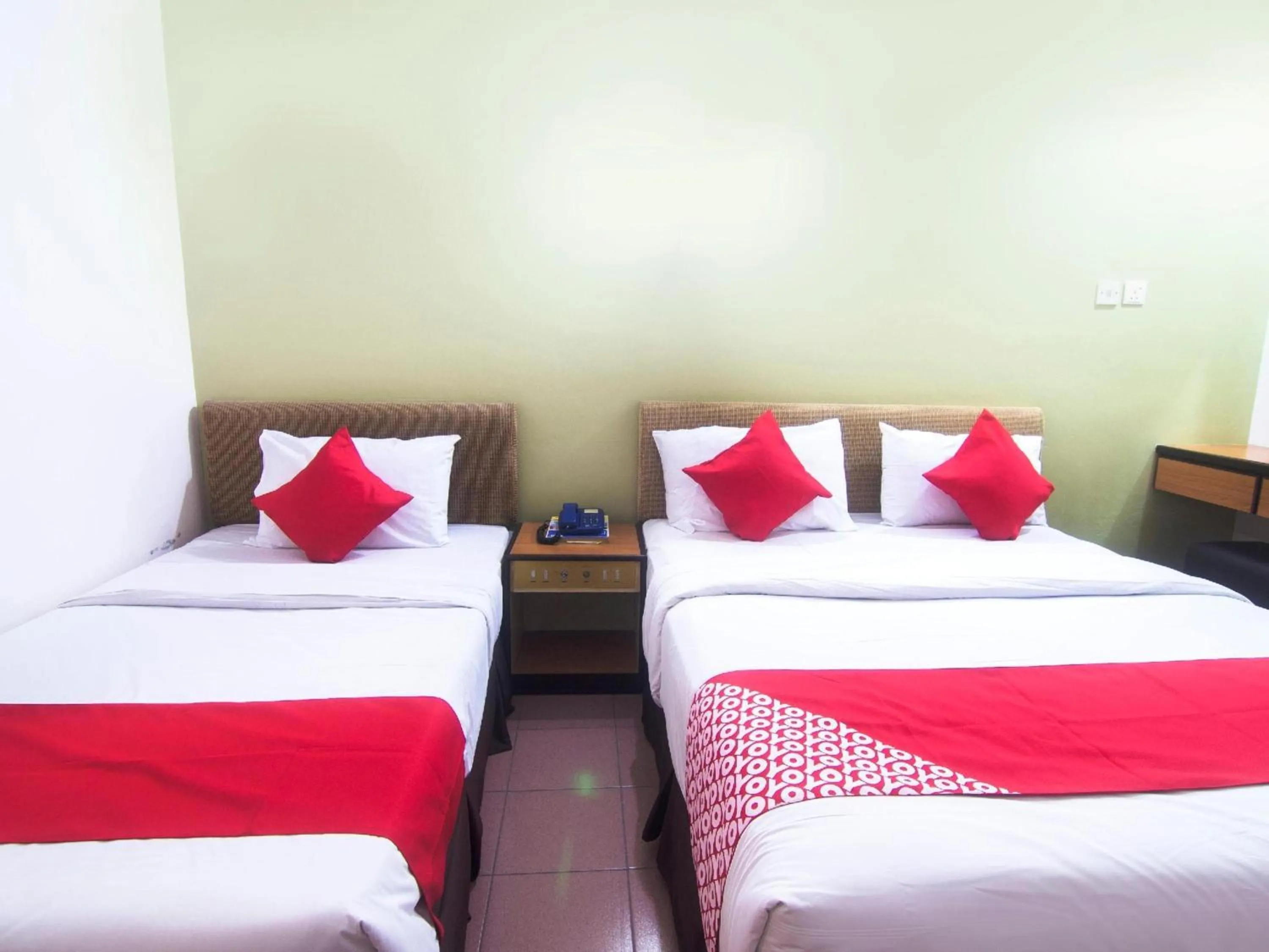 Photo of the whole room, Bed in Hotel O Hua Kuok Inn