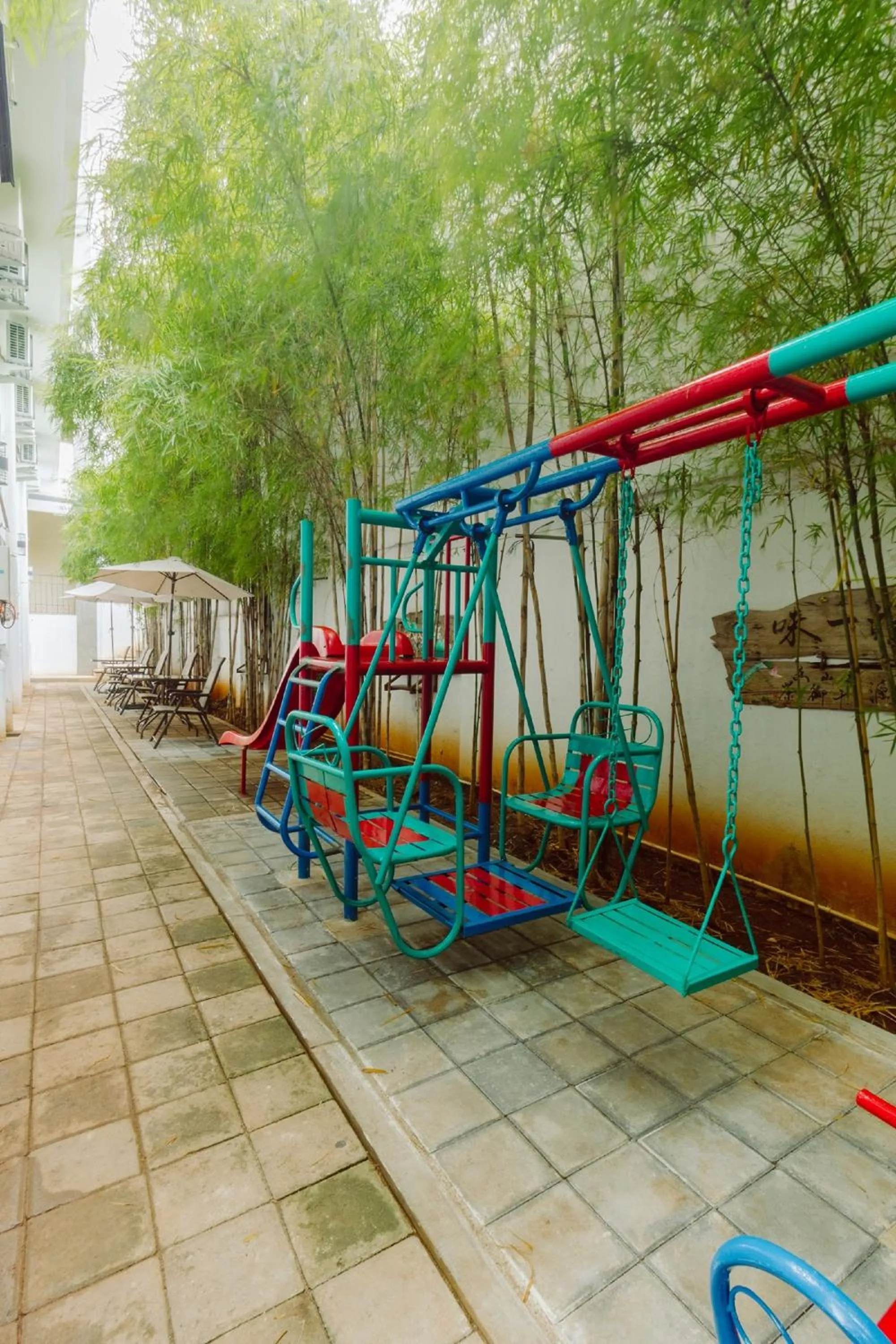 Children play ground in Urbanest Inn House Slipi