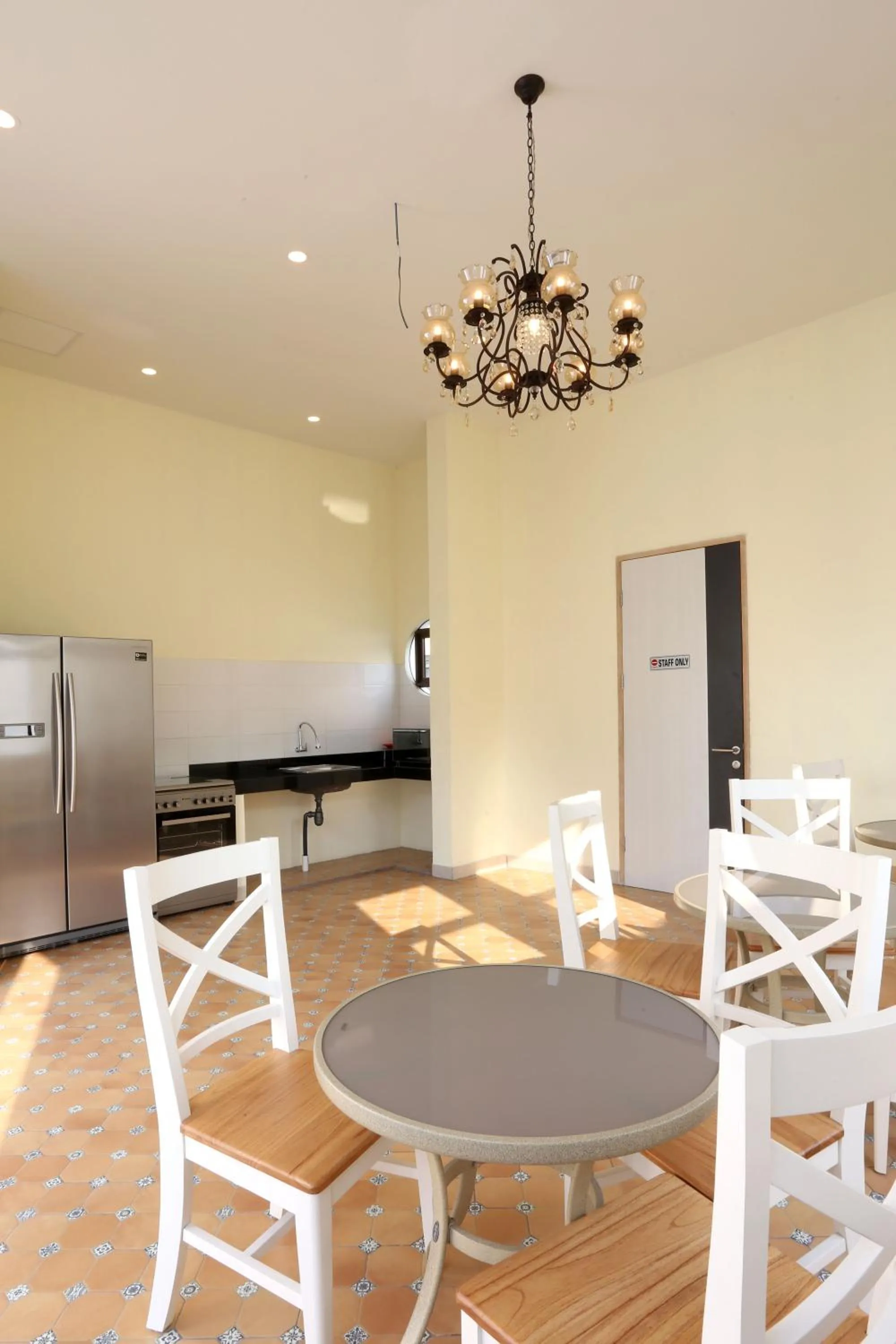 Kitchen or kitchenette in Urbanest Inn House Slipi