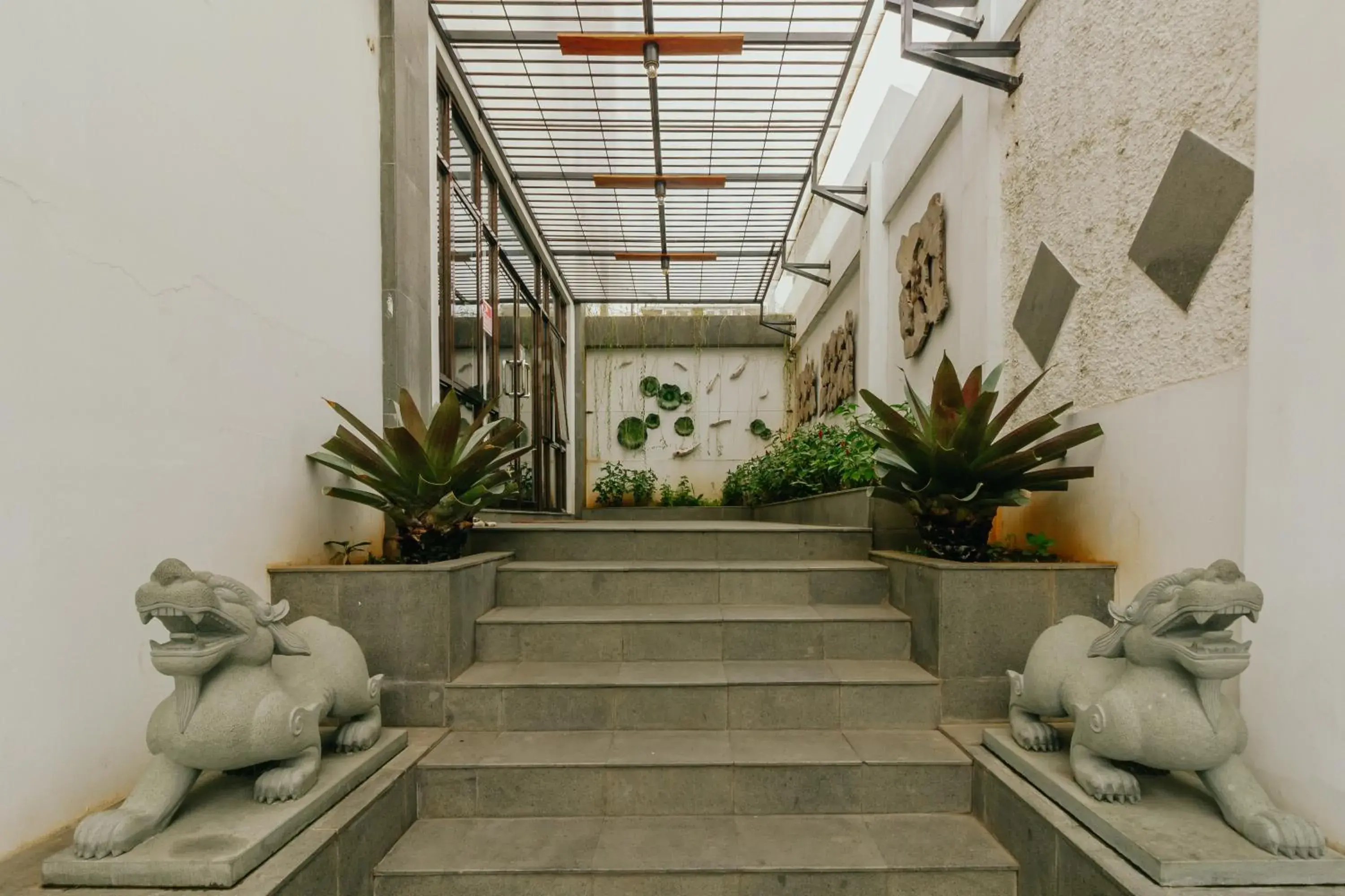 Facade/entrance in Urbanest Inn House Slipi Facade/entrance in Urbanest Inn House Slipi