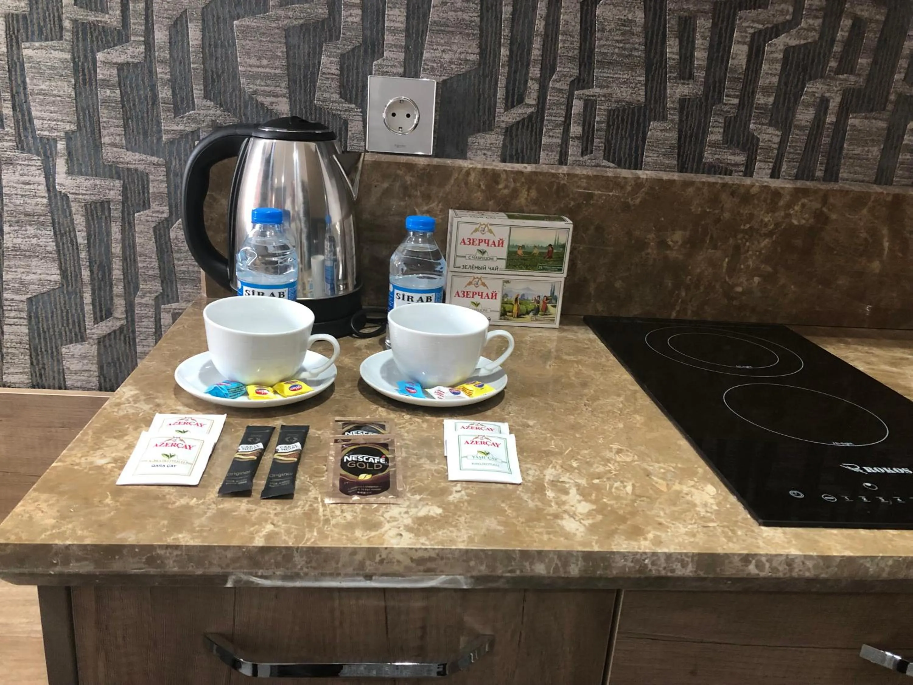 Coffee/tea facilities in Home Suites Baku-Halal Hotel
