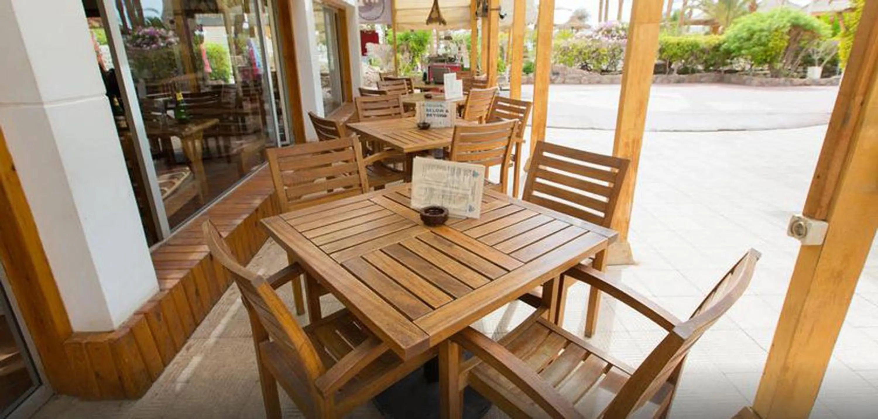 Patio in Oonas Dive Club