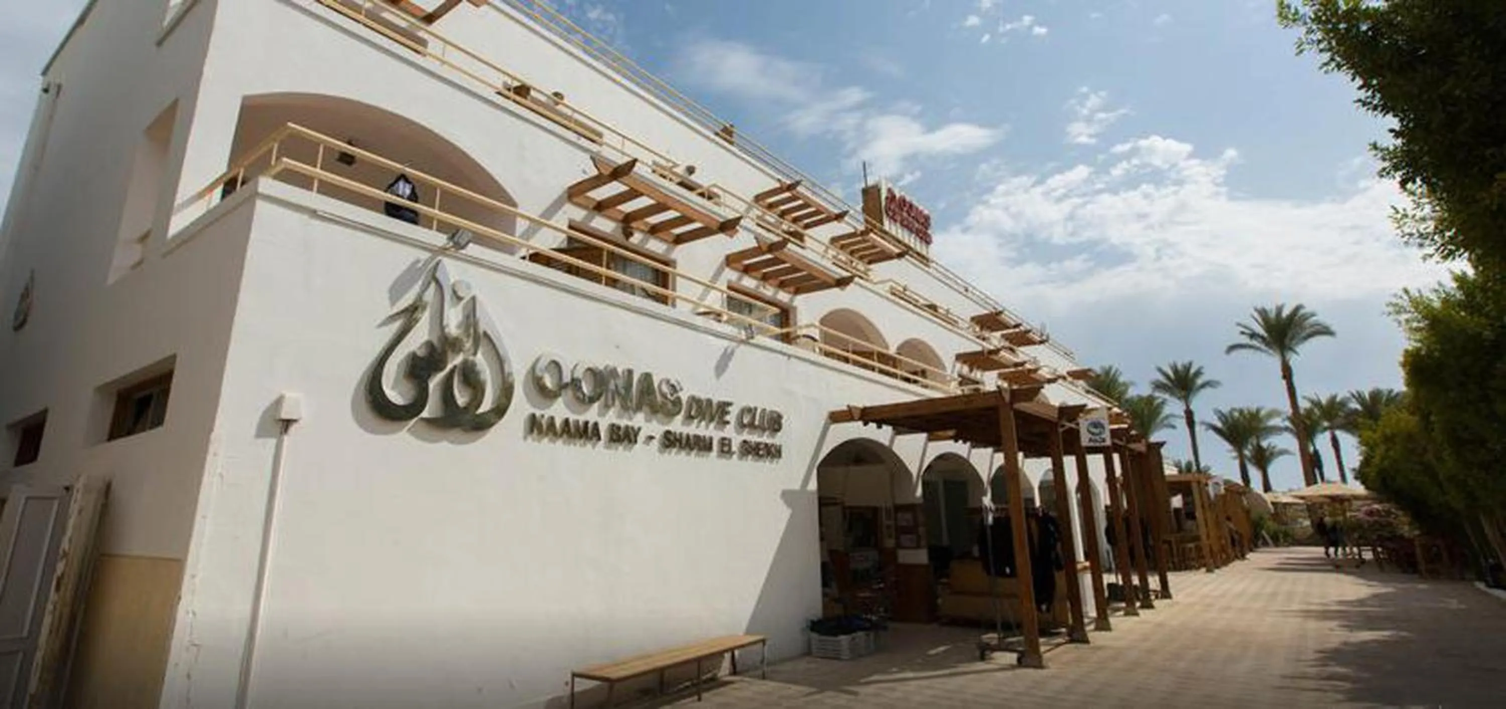 Property building in Oonas Dive Club