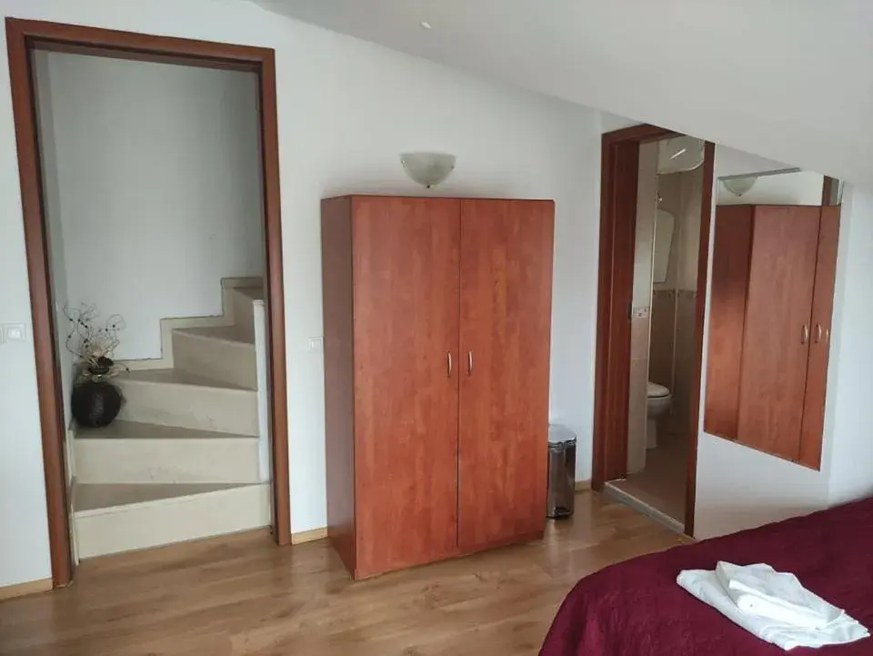 Economy Twin Room in Guest House Ela Economy Twin Room in Guest House Ela
