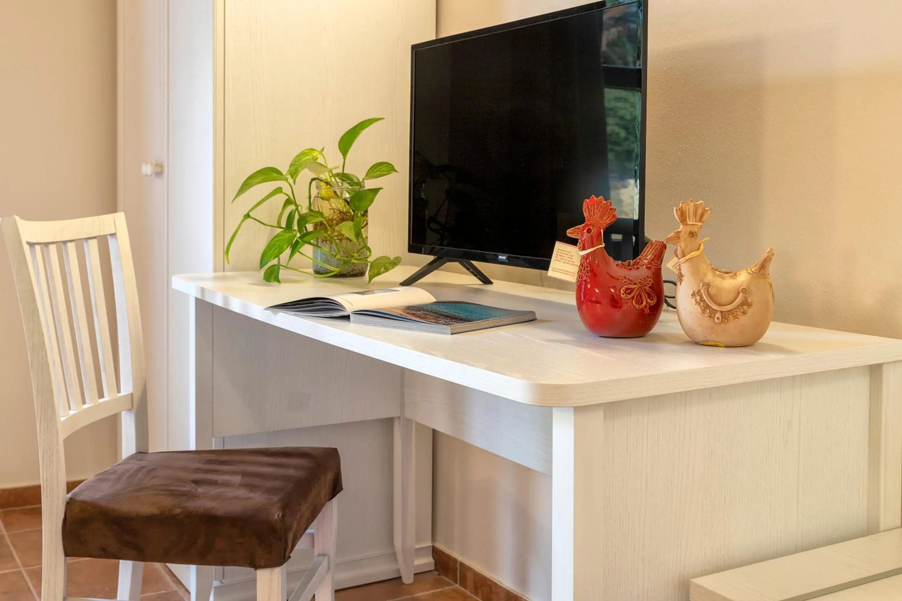 TV and multimedia in Alghero Resort Country Hotel & Spa