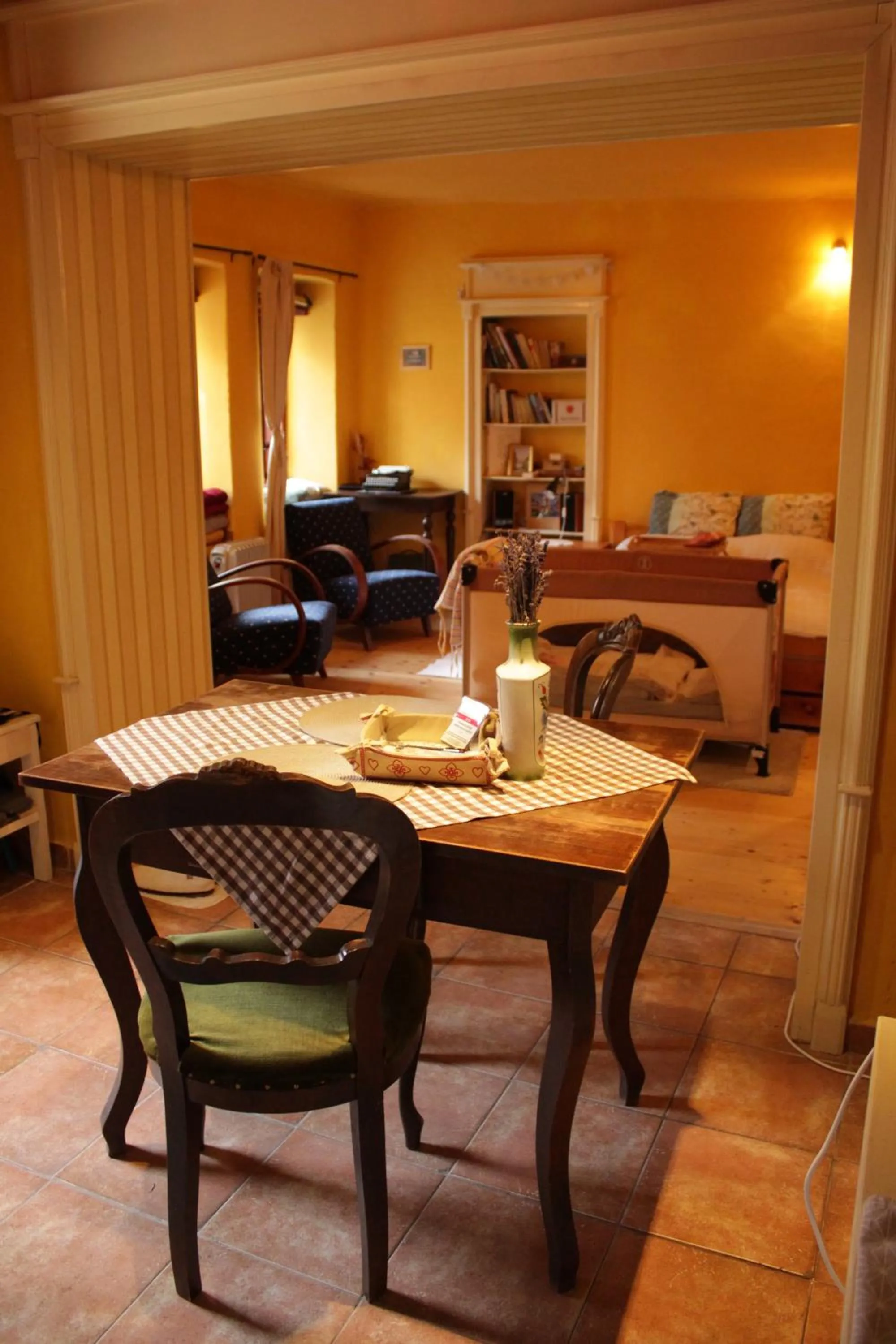 Apartmán na Zlatom dvore, historický dvor v srdci Štiavnice