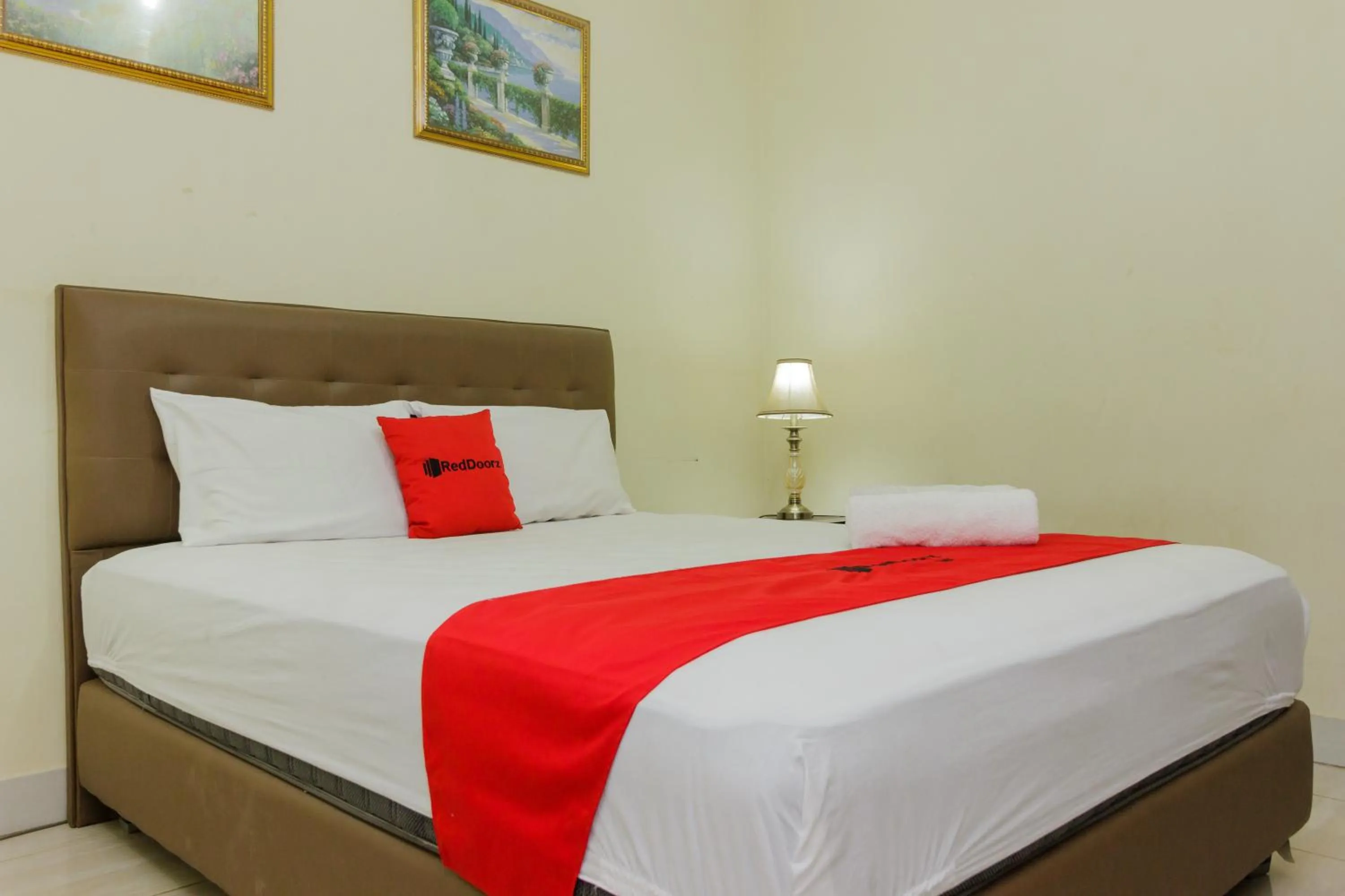 Bedroom, Bed in RedDoorz @ Malalayang 2 Manado