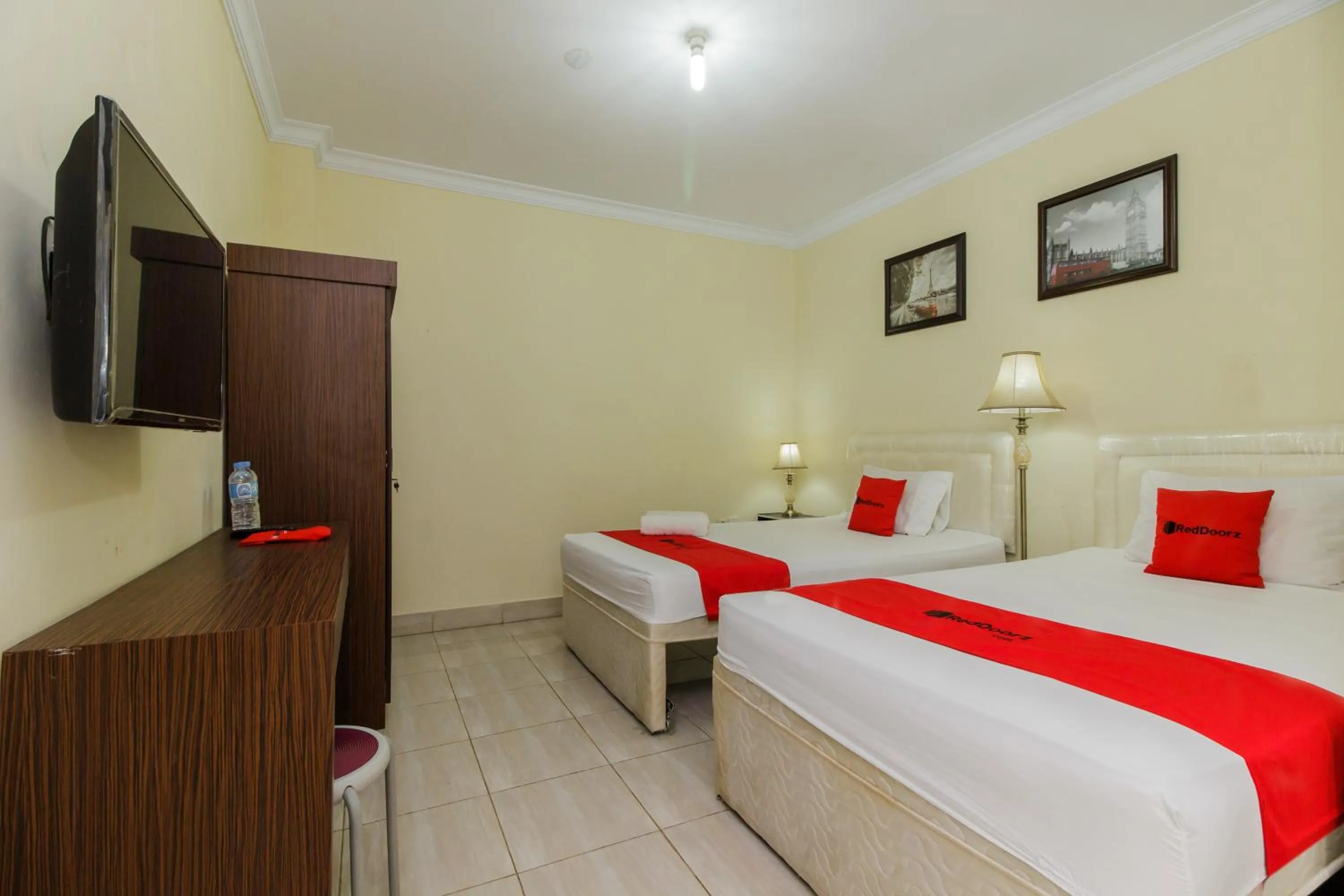 Bed in RedDoorz @ Malalayang 2 Manado