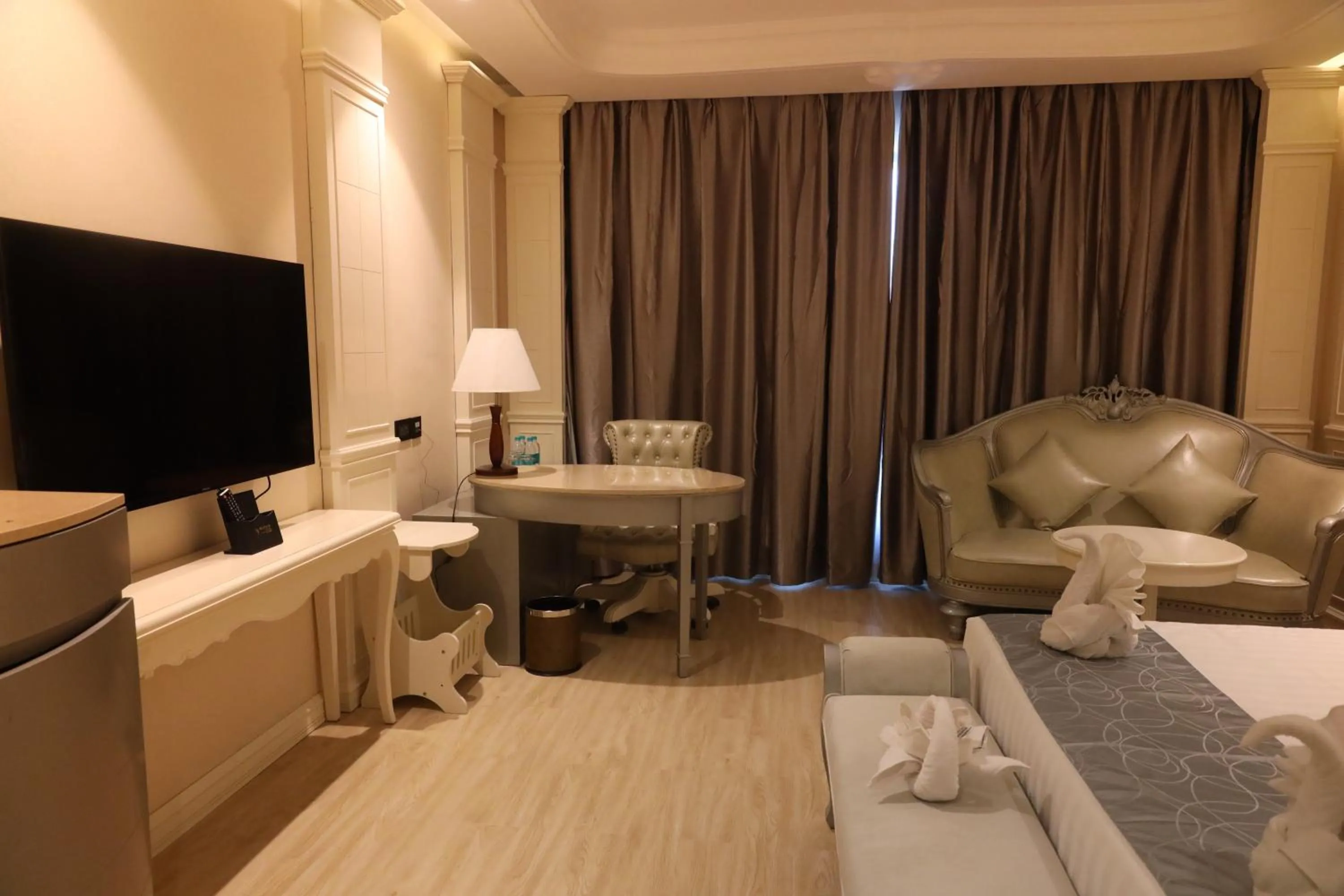 Living room, Bed in Regenta Central RS Chennai OMR SIPCOT
