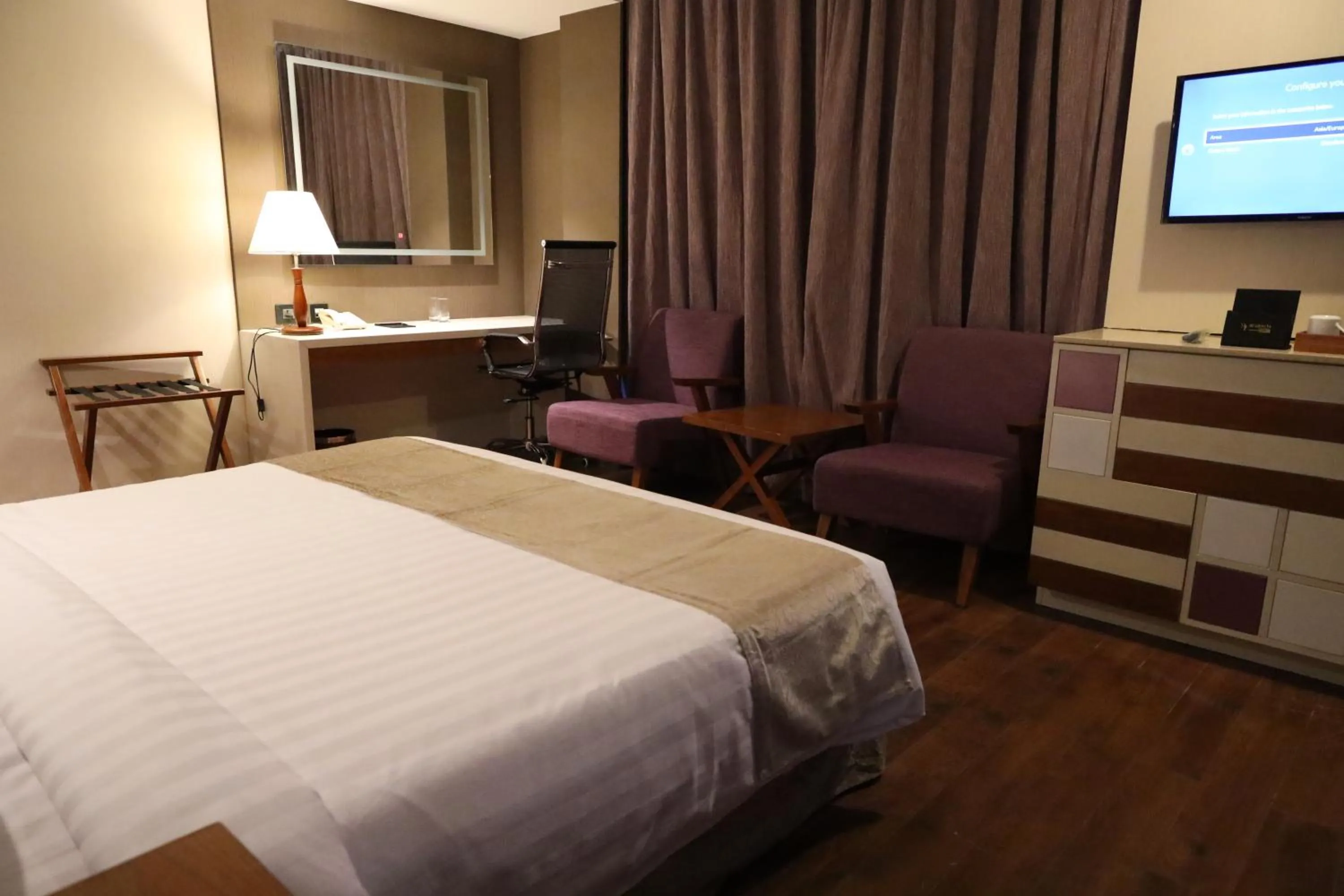 Photo of the whole room, Bed in Regenta Central RS Chennai OMR SIPCOT