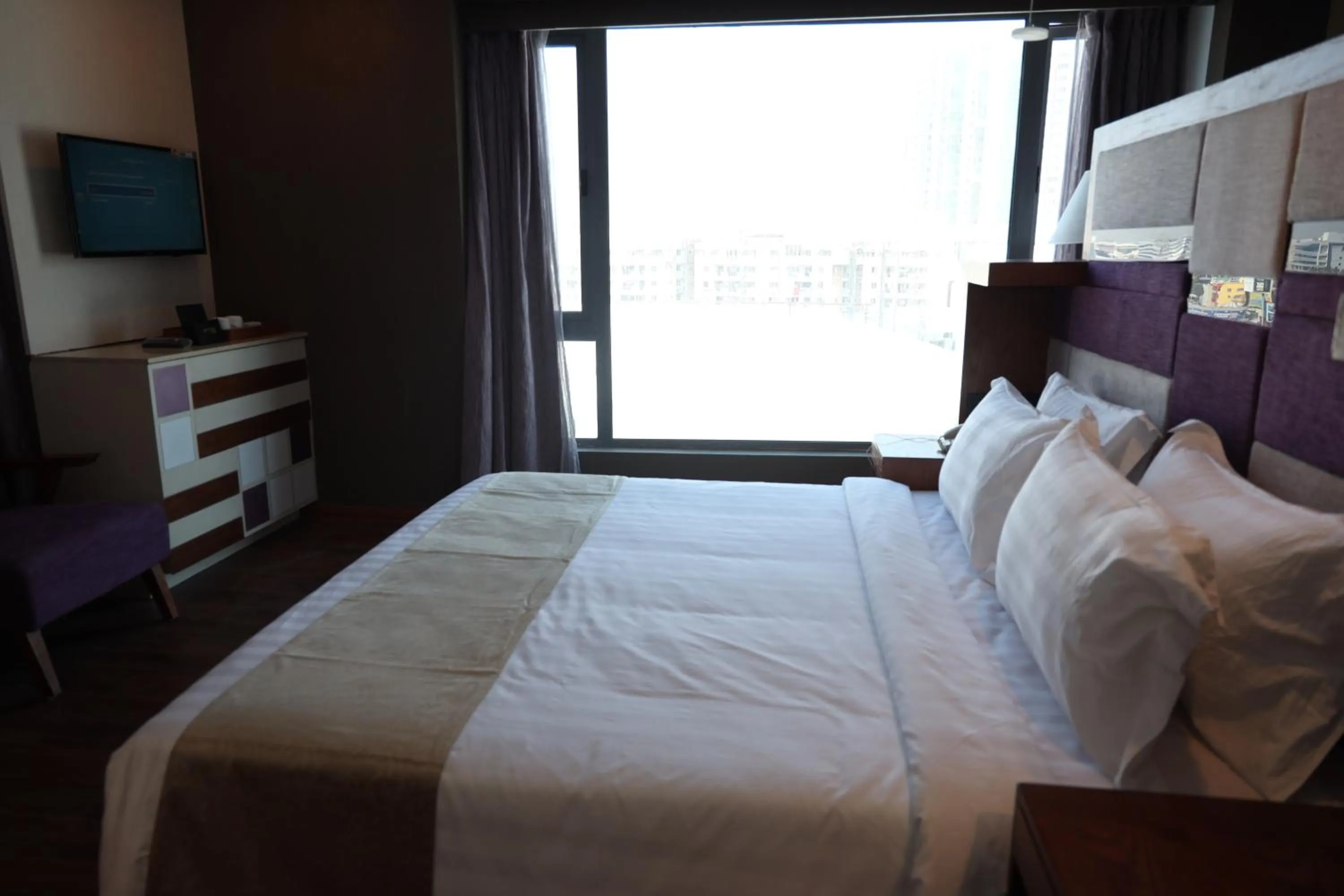 Street view, Bed in Regenta Central RS Chennai OMR SIPCOT