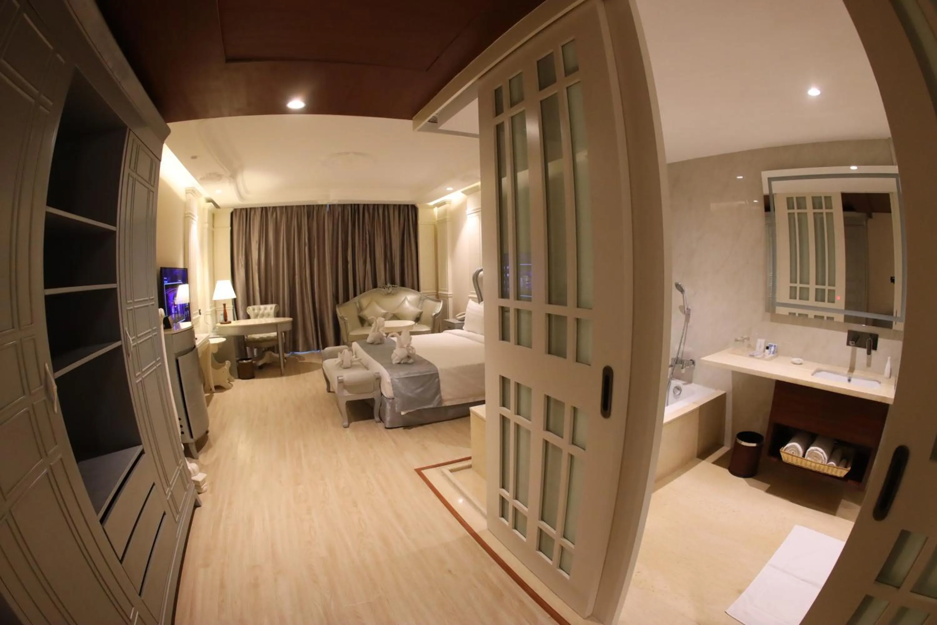 View (from property/room), Bed in Regenta Central RS Chennai OMR SIPCOT