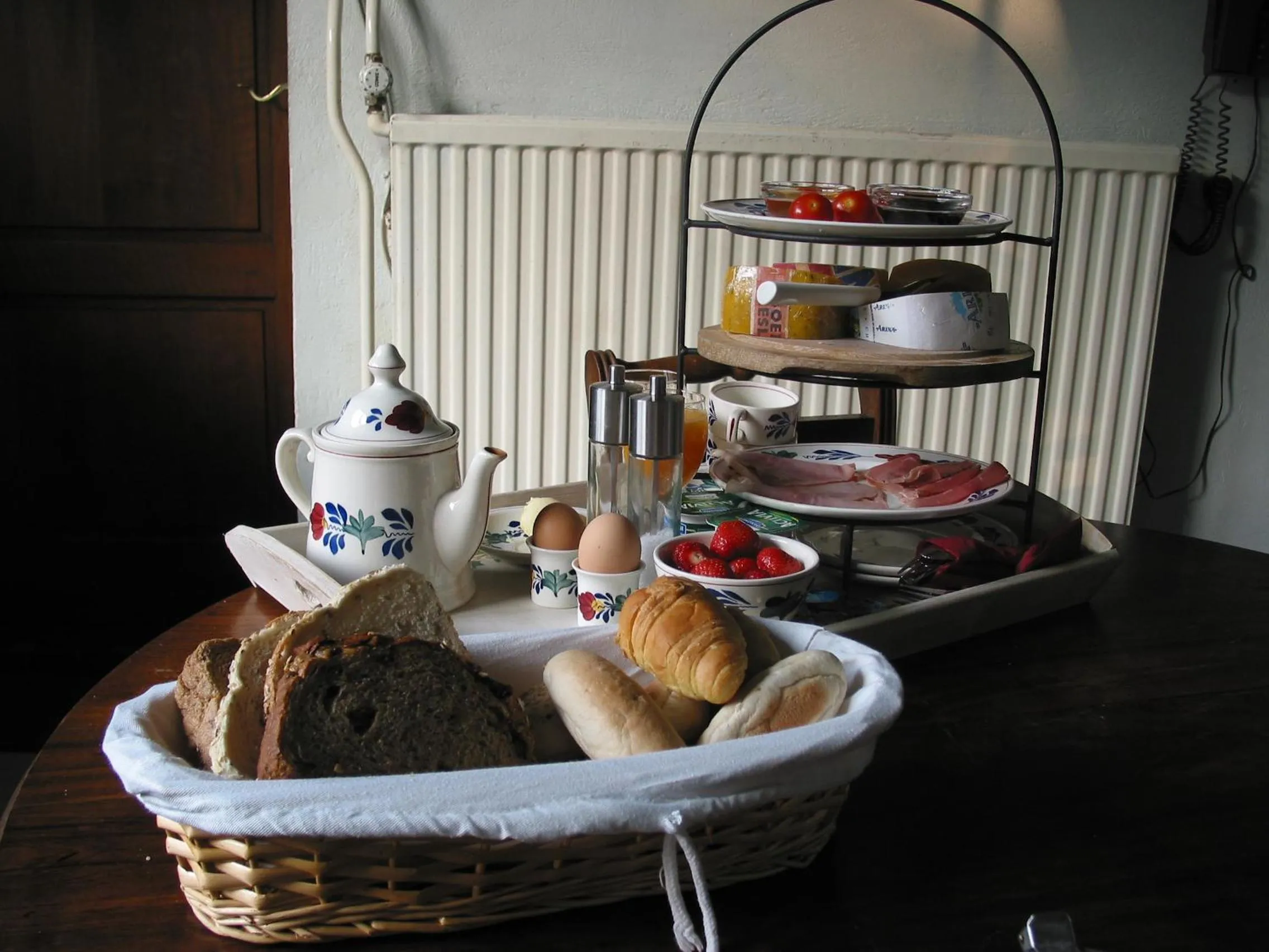 Continental breakfast in De Hoge Peel