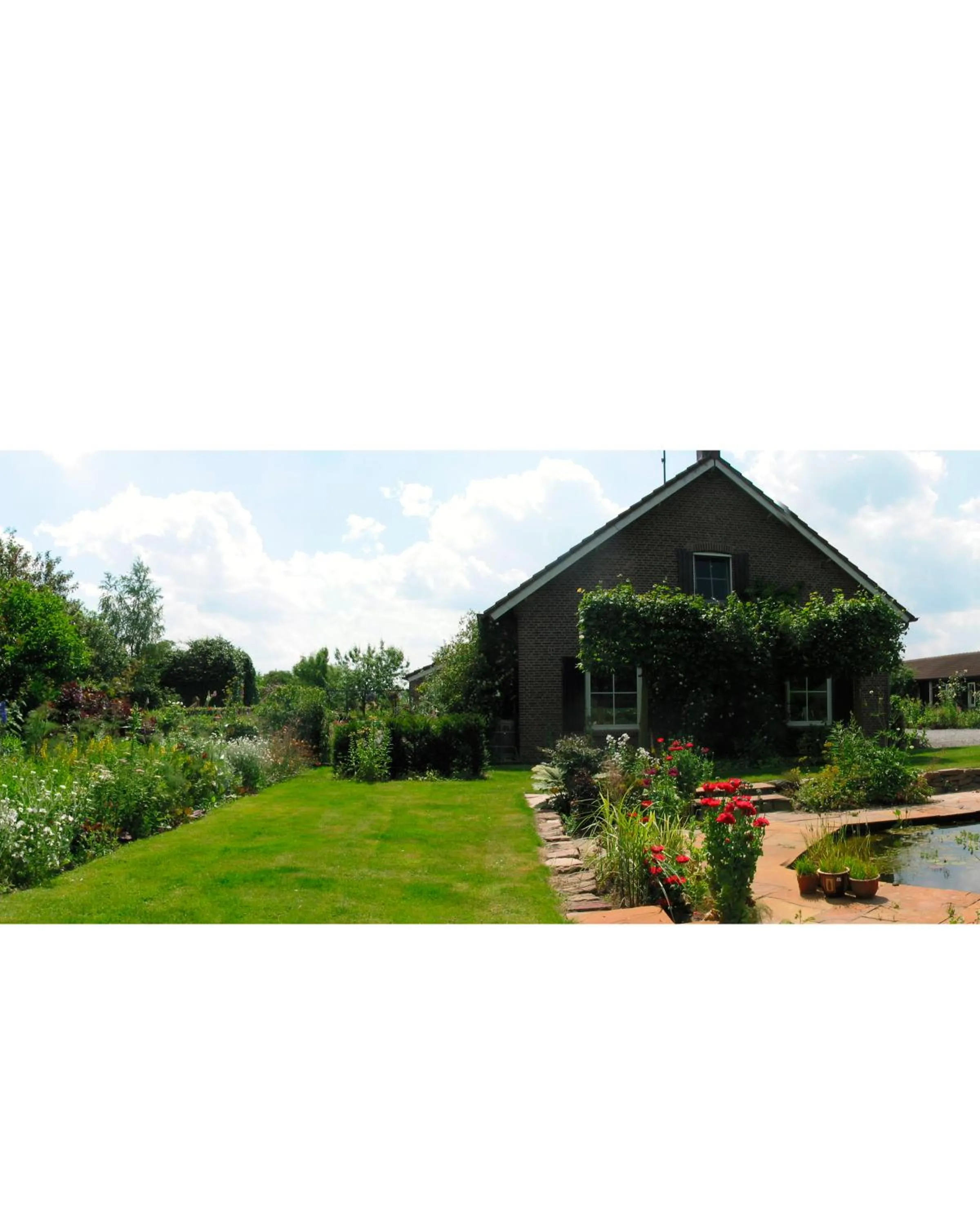 Facade/entrance in De Hoge Peel