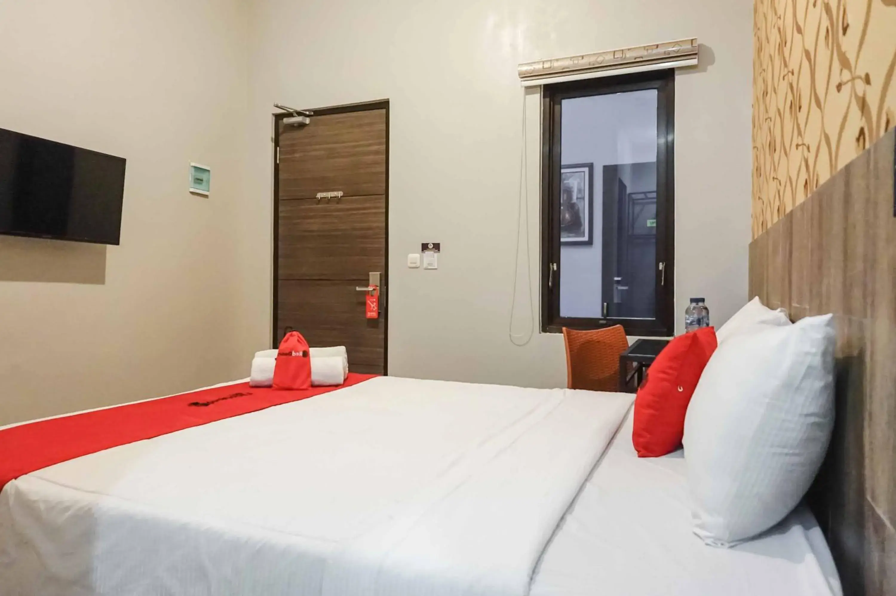 Bed in RedDoorz @ Bukit Dieng 2 Bed in RedDoorz @ Bukit Dieng 2