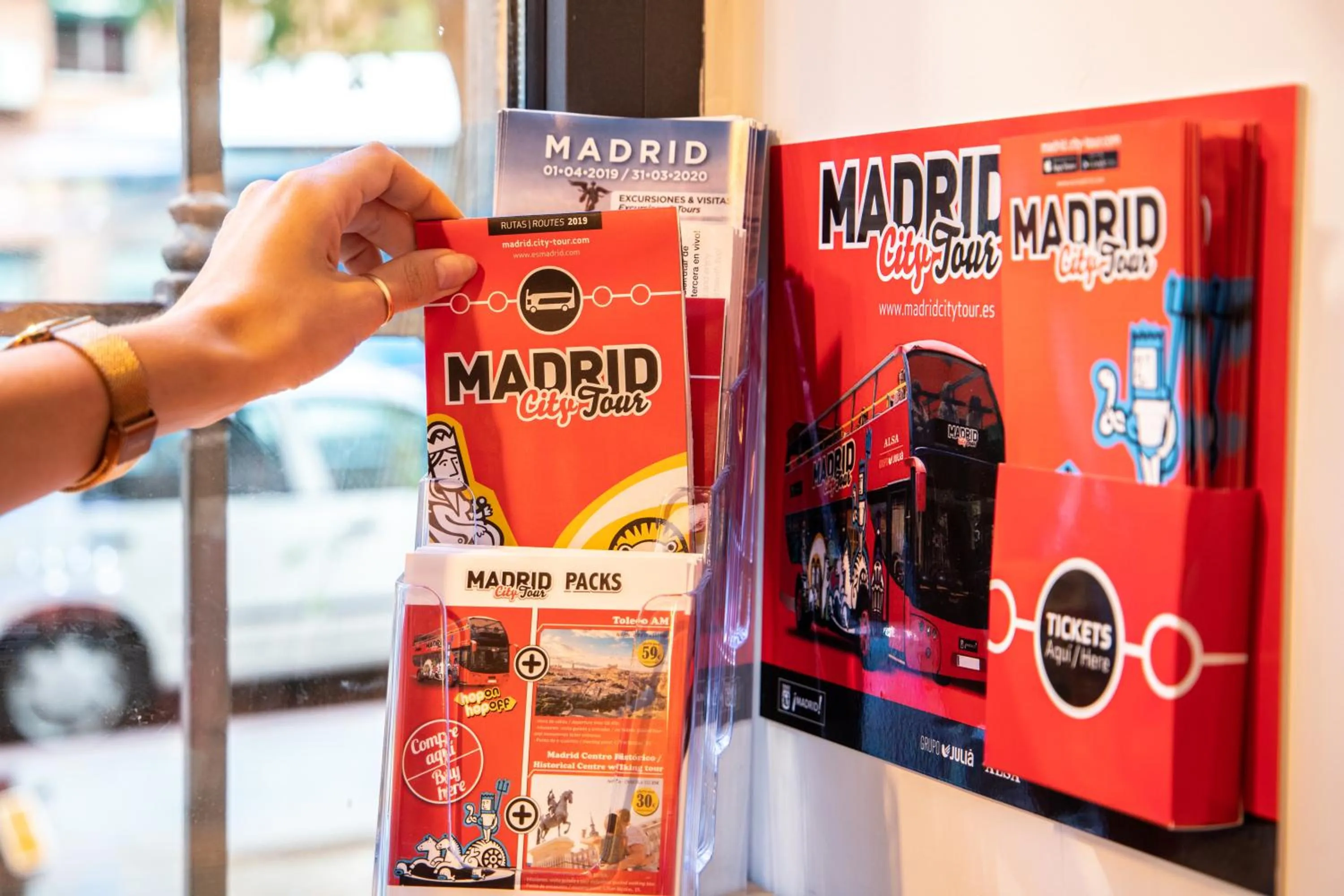 Activities in Petit Hostel La Latina