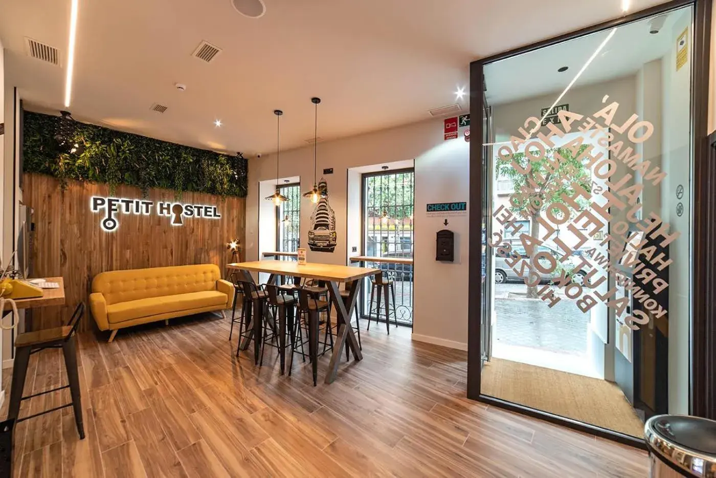 Lobby or reception in Petit Hostel La Latina Lobby or reception in Petit Hostel La Latina