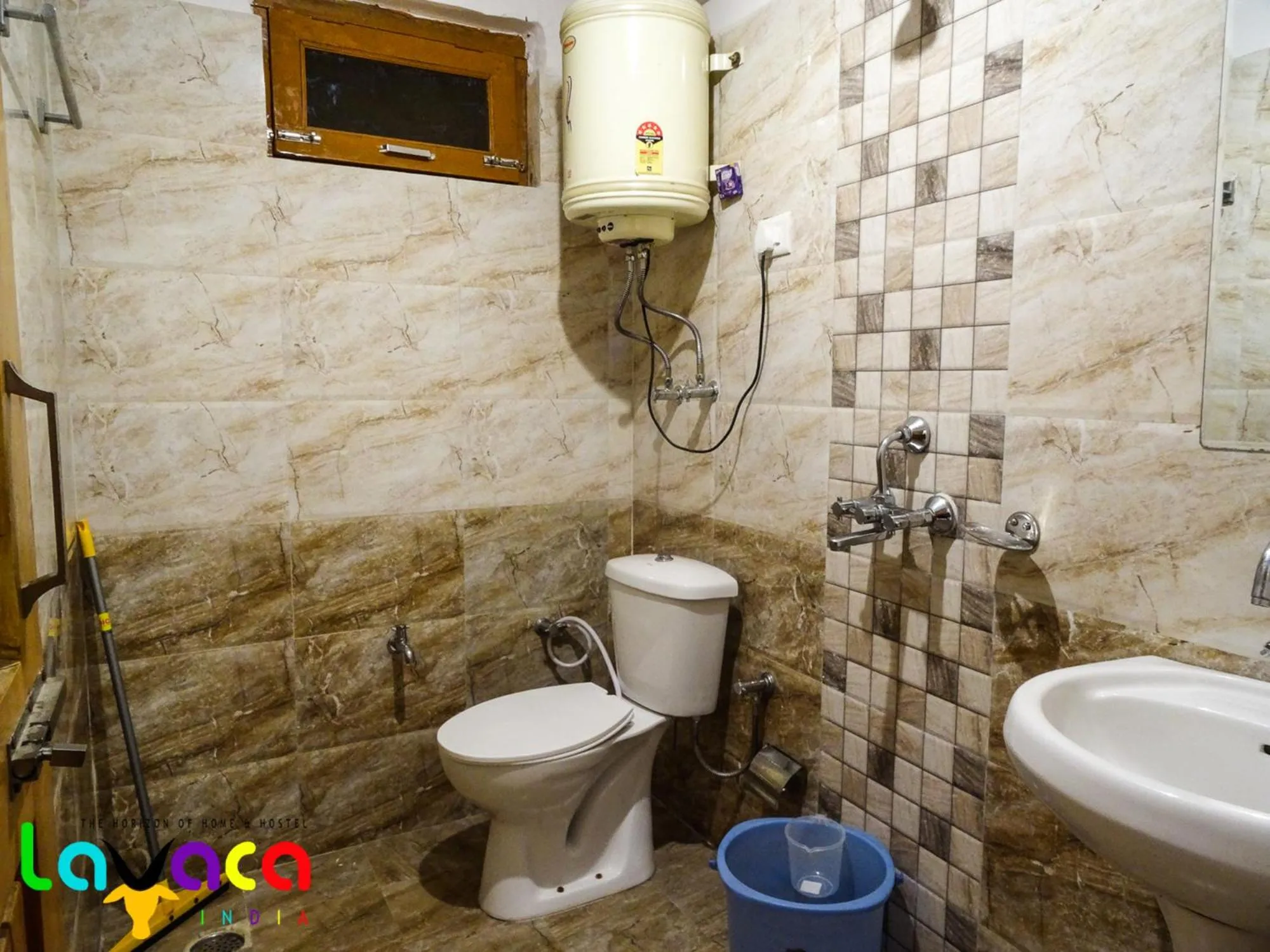 Toilet in La Vaca India Manali