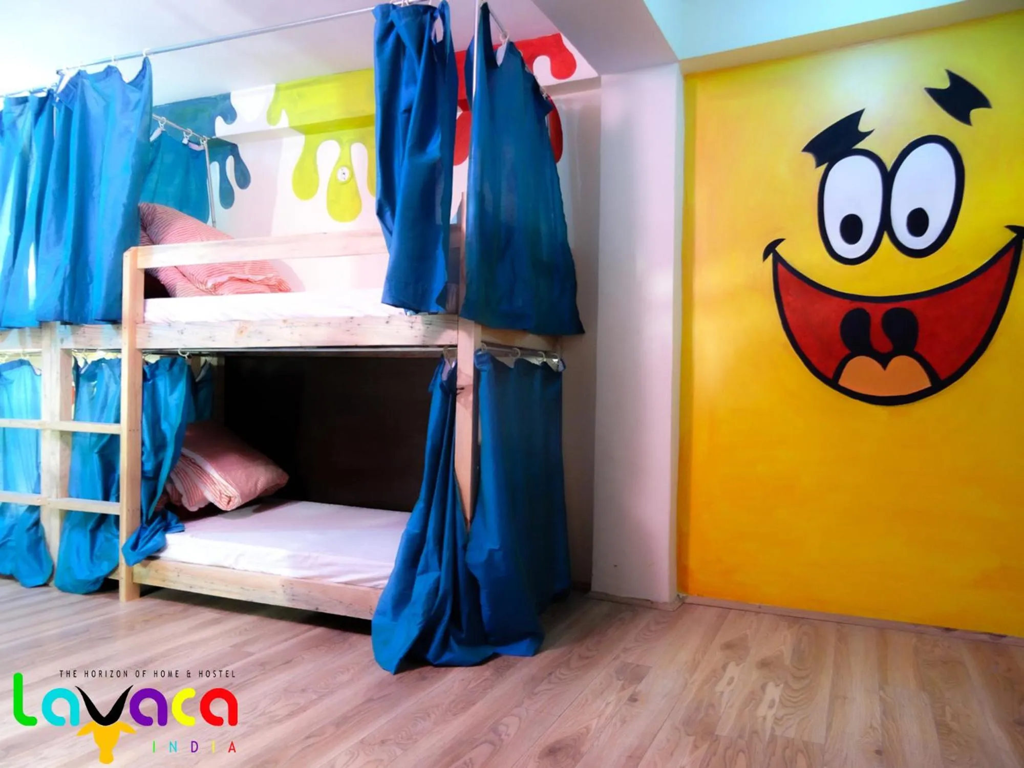 bunk bed, Bed in La Vaca India Manali