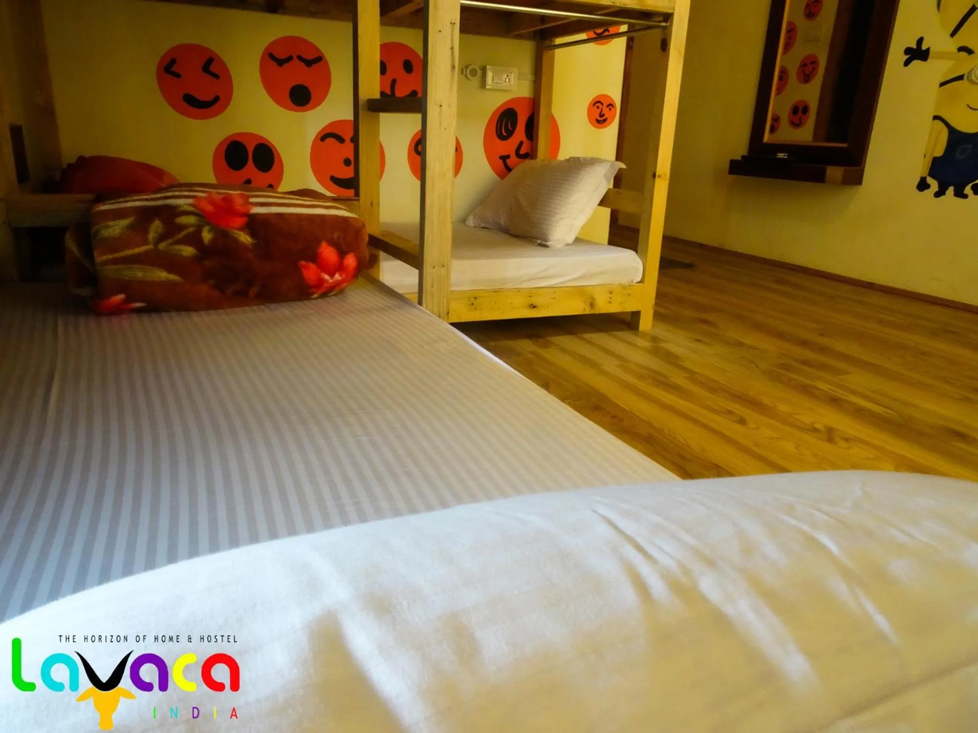 bunk bed, Bed in La Vaca India Manali
